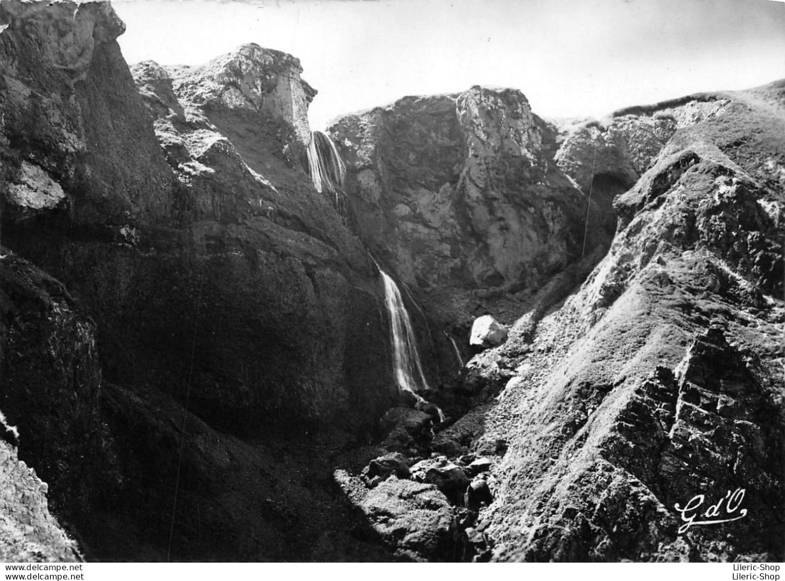 [63]  LE MONT-DORE Ravin Du Sancy - Cascade De La Dore - Le Mont Dore