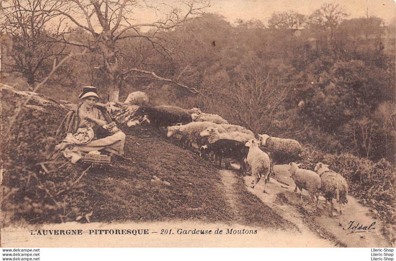 L'AUVERGNE PITTORESQUE Cpa 1926 écrite De St-Flour (Cantal) ◙ 201. Gardeuse De Moutons ◙ Edit. BEGUIN - - Elevage