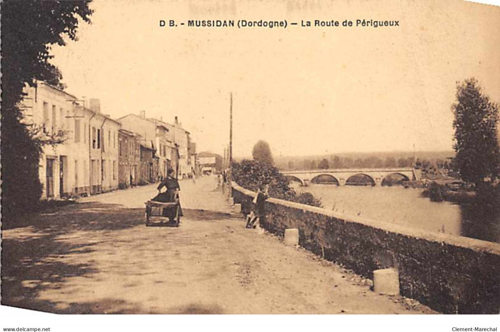 MUSSIDAN - La Route De Périgueux - Très Bon état - Mussidan