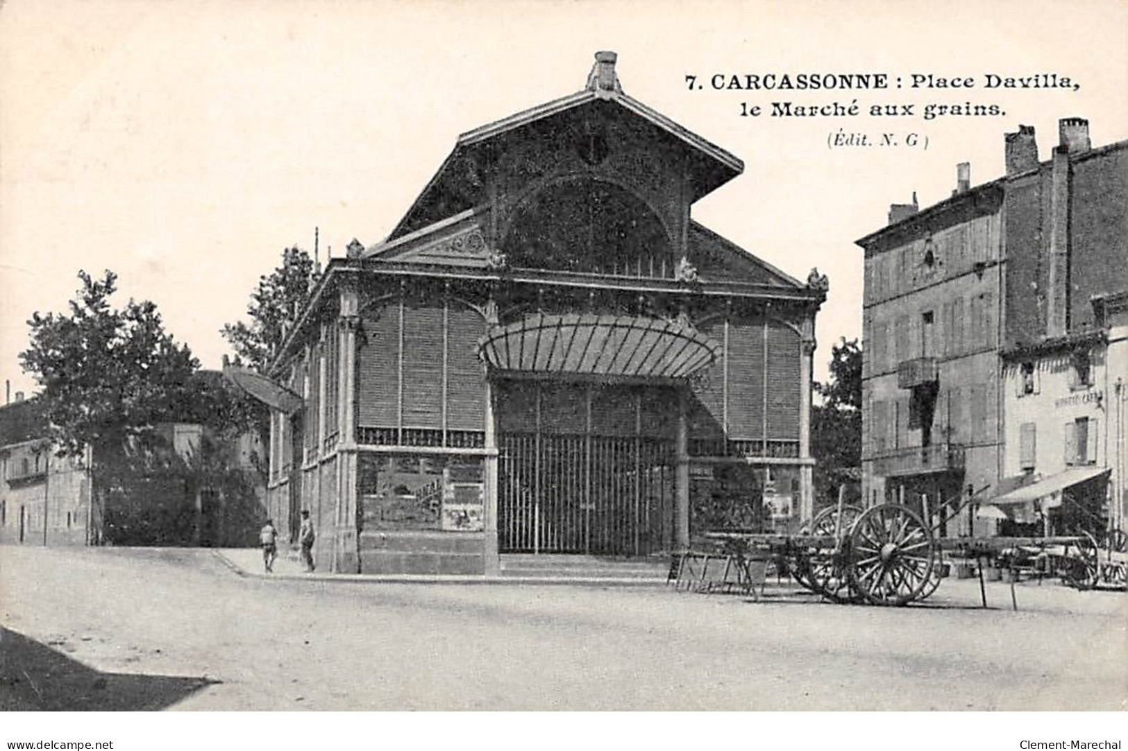 CARCASSONNE - Place Davilla, Le Marché Aux Grains - Très Bon état - Carcassonne