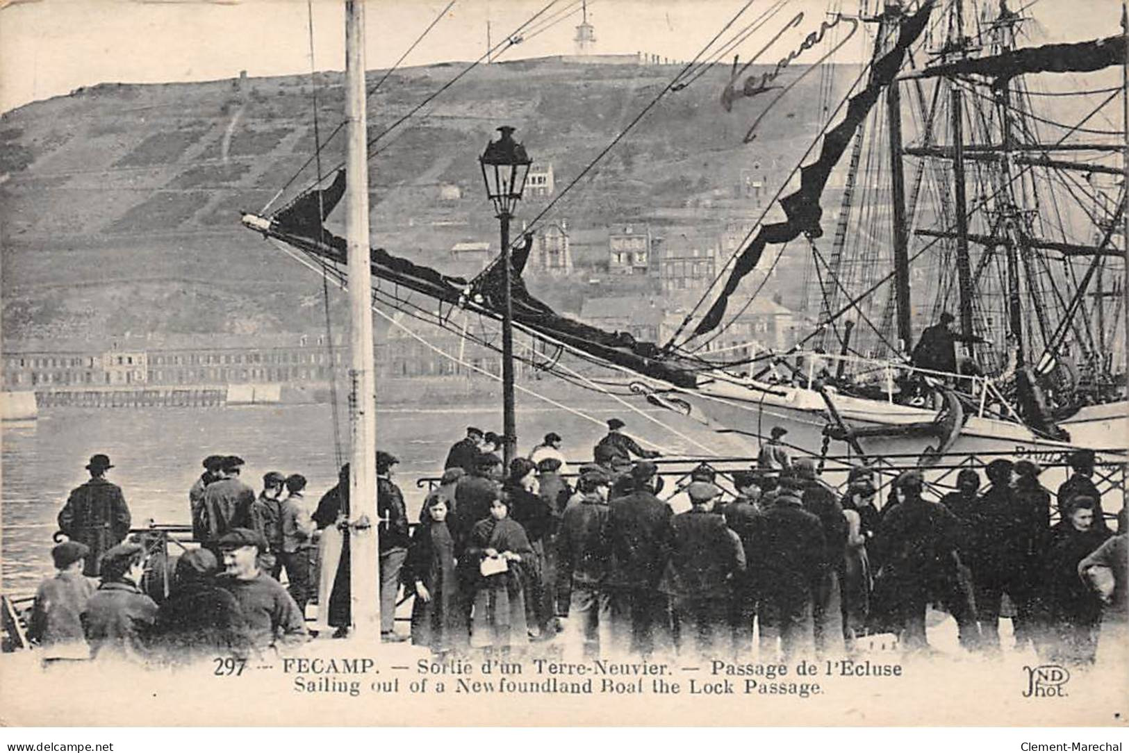 FECAMP - Sortie D'un Terre Neuvier - Passage De L'Ecluse - Très Bon état - Fécamp