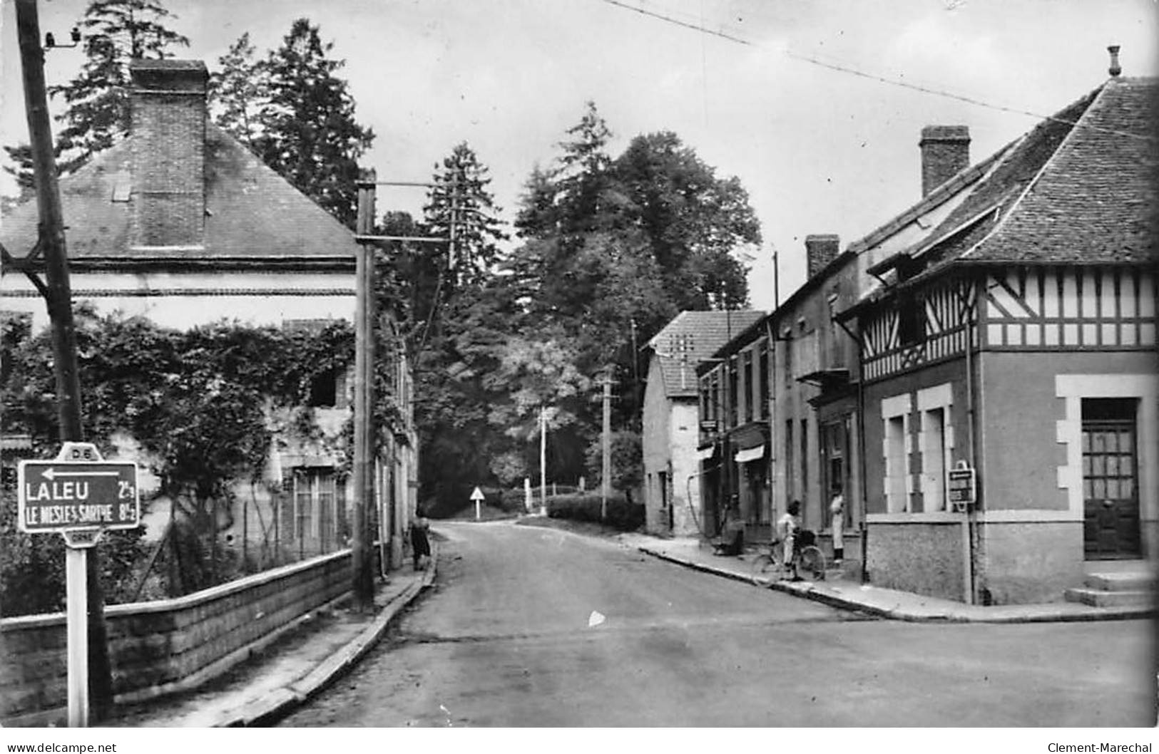 SAINTE SCOLASSE SUR SARTHE - La Route De Sées - Très Bon état - Vimoutiers