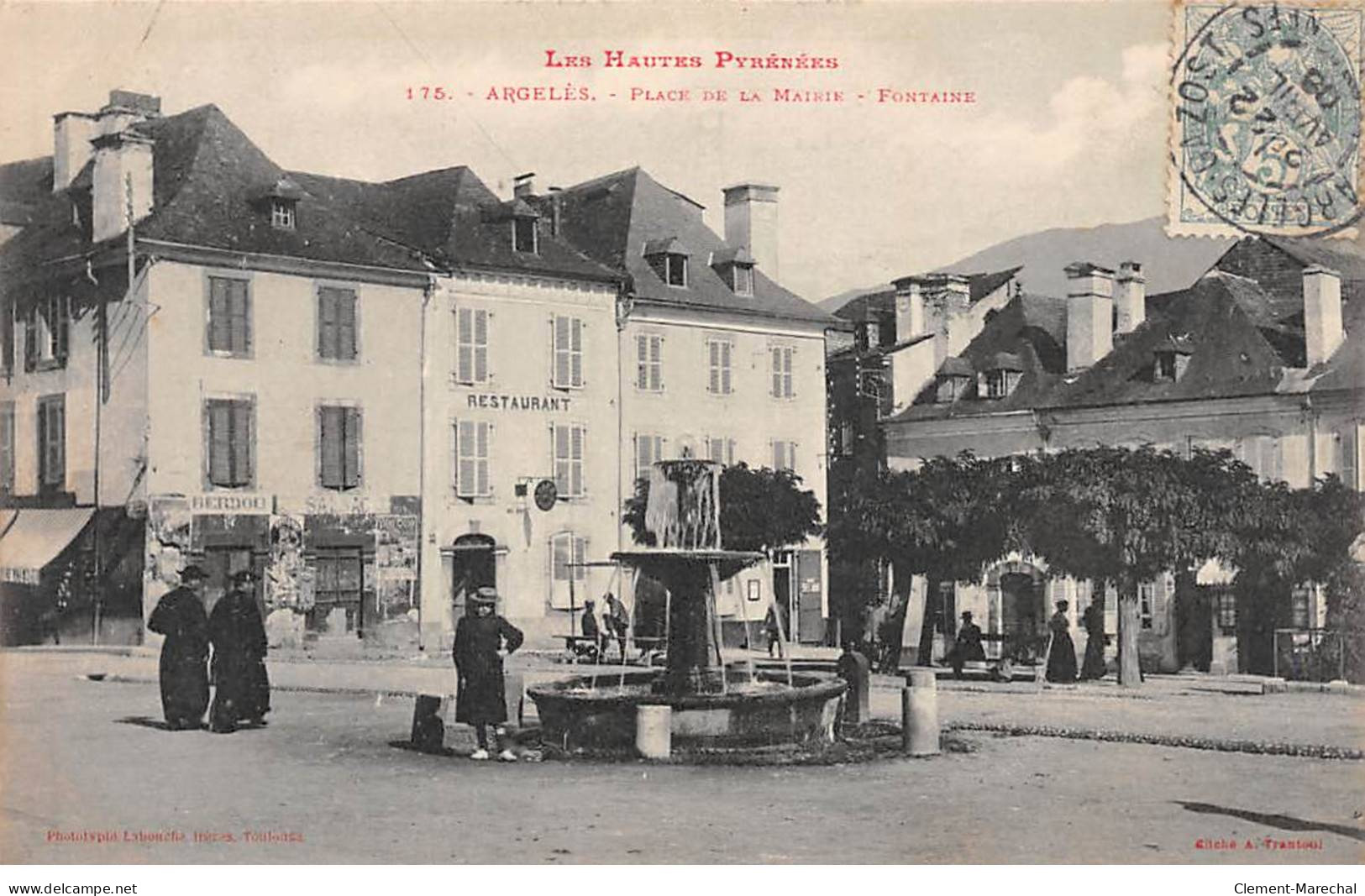 ARGELES - Place De La Mairie - Fontaine - Très Bon état - Argeles Gazost