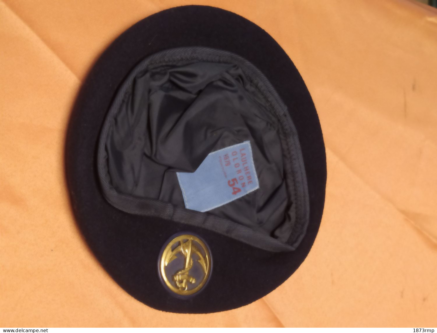 BERET AVEC INSIGNE TROUPES DE MARINE 1979, LAULHERE OLORON TAILLE 54 - Casques & Coiffures