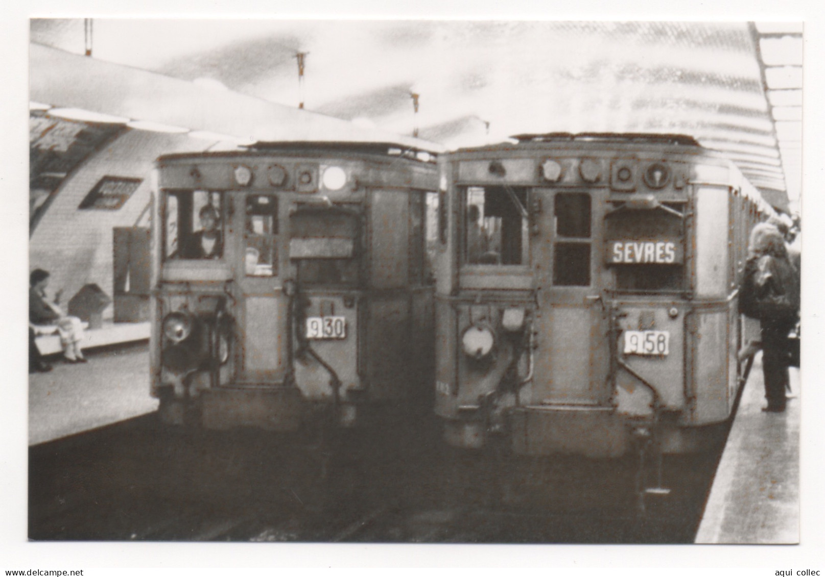 MÉTRO DE PARIS 06/1981 . CROISEMENT DE DEUX RAMES SPRAGUE À LA STATION VOLTAIRE - U-Bahnen