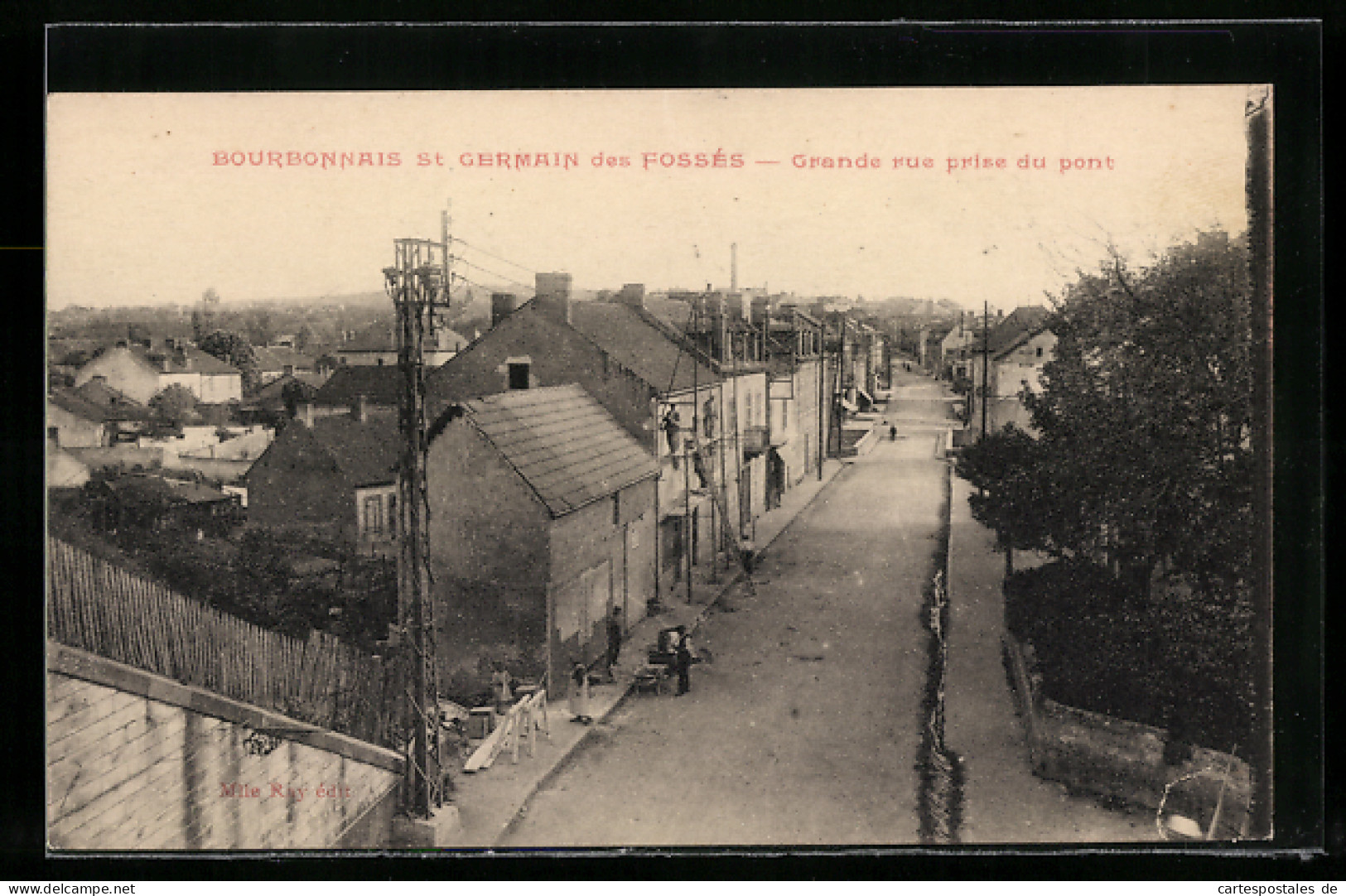 CPA St-Germain-des-Fossés, Grande Rue Prise Du Pont, Vue De La Rue  - Sonstige & Ohne Zuordnung