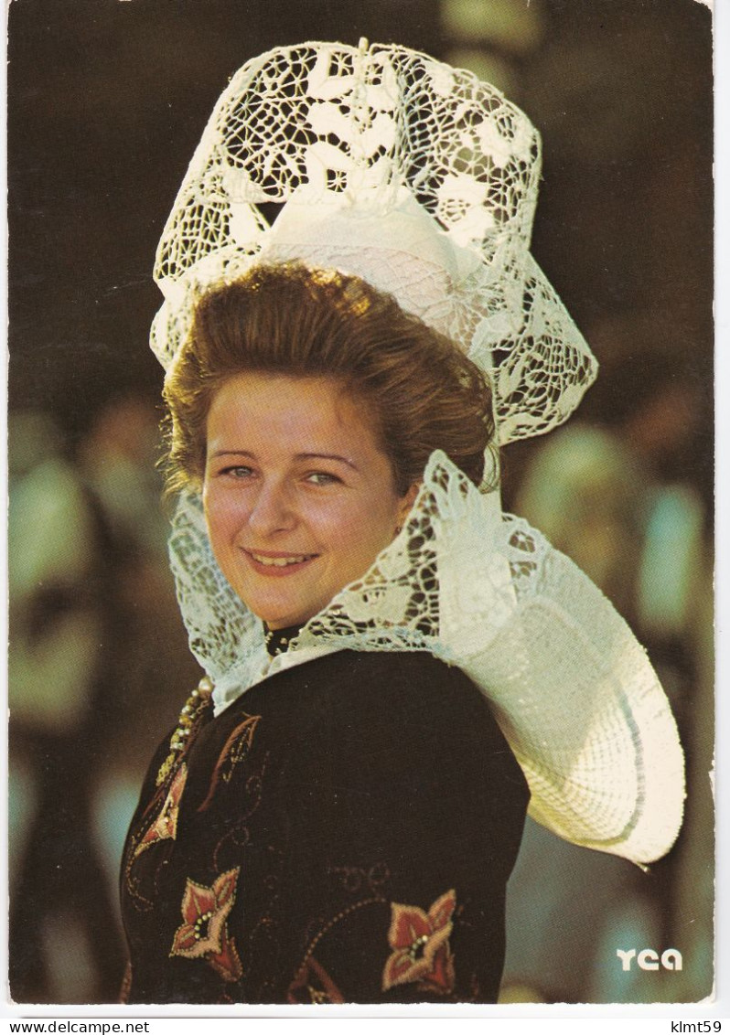 Costume De La Région De Quimperlé - Costumes