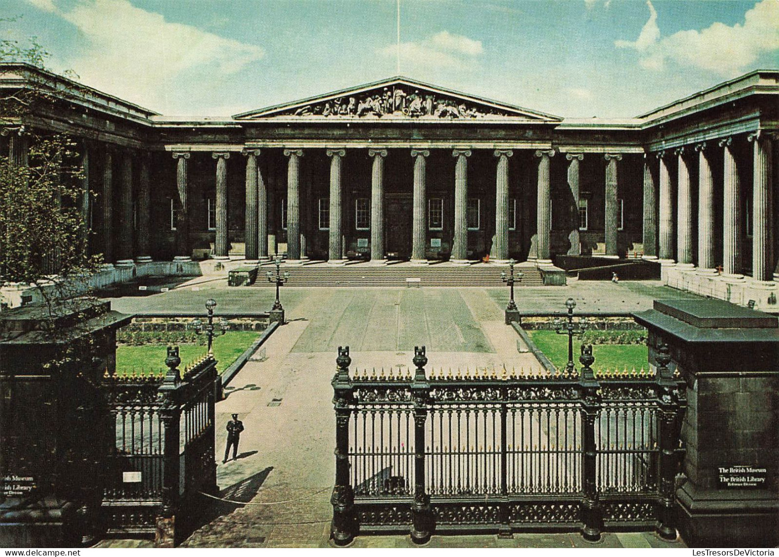 ROYAUME UNI - London - The South Front Off The British Museum - Great Russel Street - Colorisé - Carte Postale - Autres & Non Classés