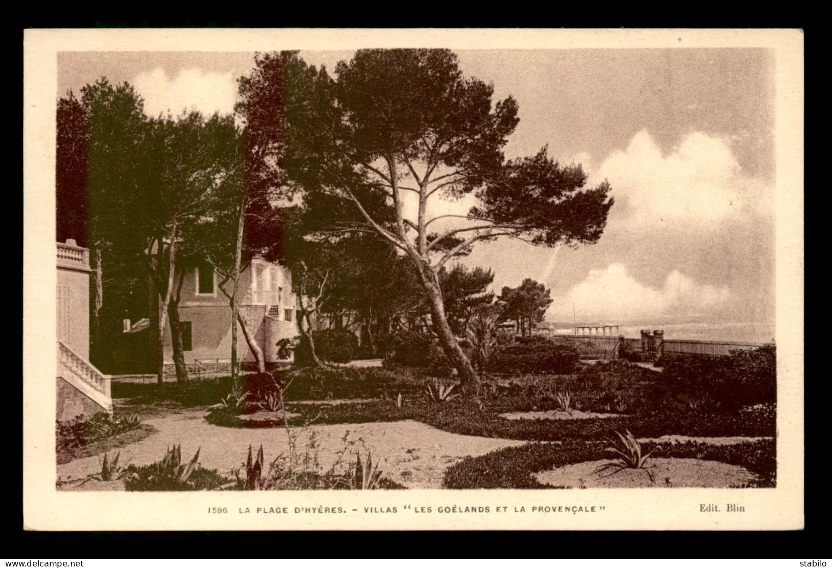 83 - HYERES-LES-PALMIERS - VILLAS LES GOELANDS ET LA PROVENCALE  SUR LA PLAGE - Hyeres