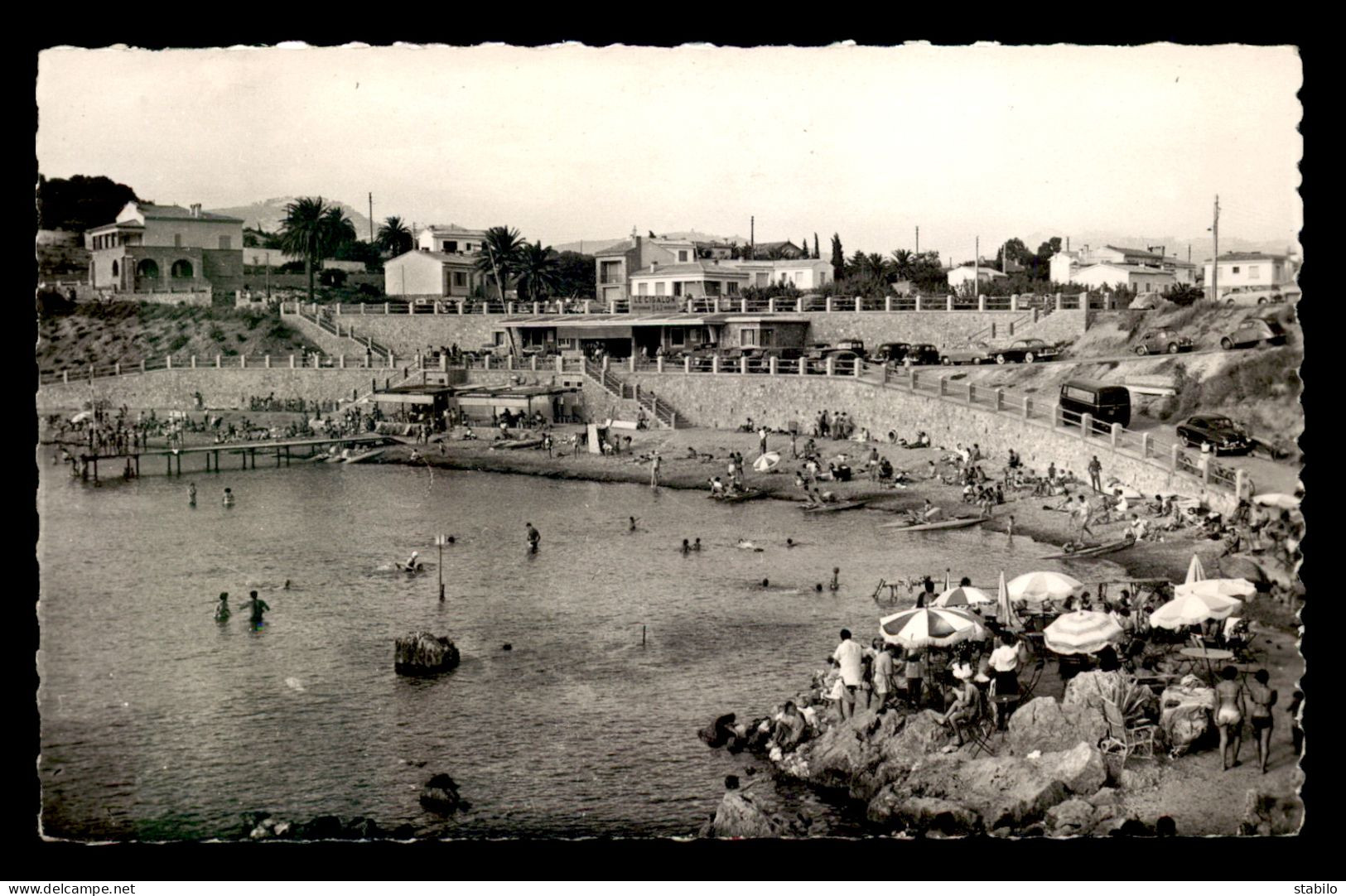 83 - SANARY-SUR-MER - CALANQUE ET PLAGE DE PORT ISSOL - Sanary-sur-Mer