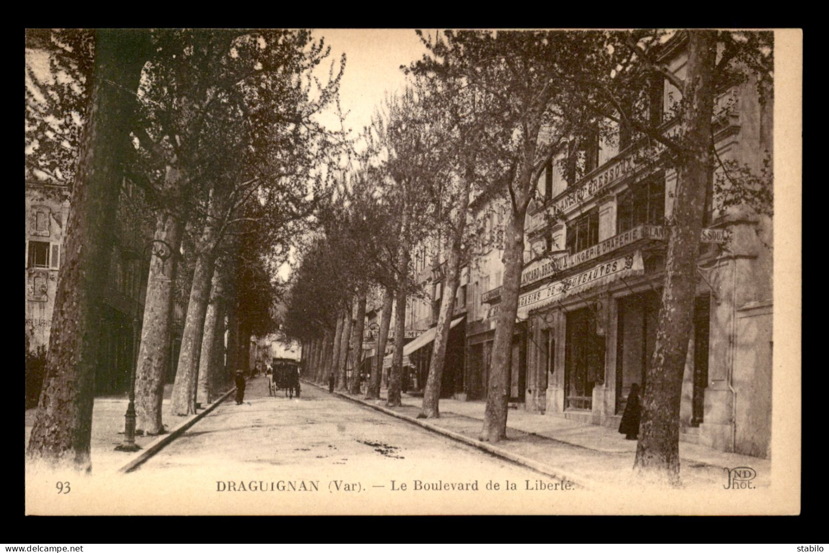 83 - DRAGUIGNAN - BOULEVARD DE LA LIBERTE - MAGASIN BLANCARD ET BRESSOUX - Draguignan