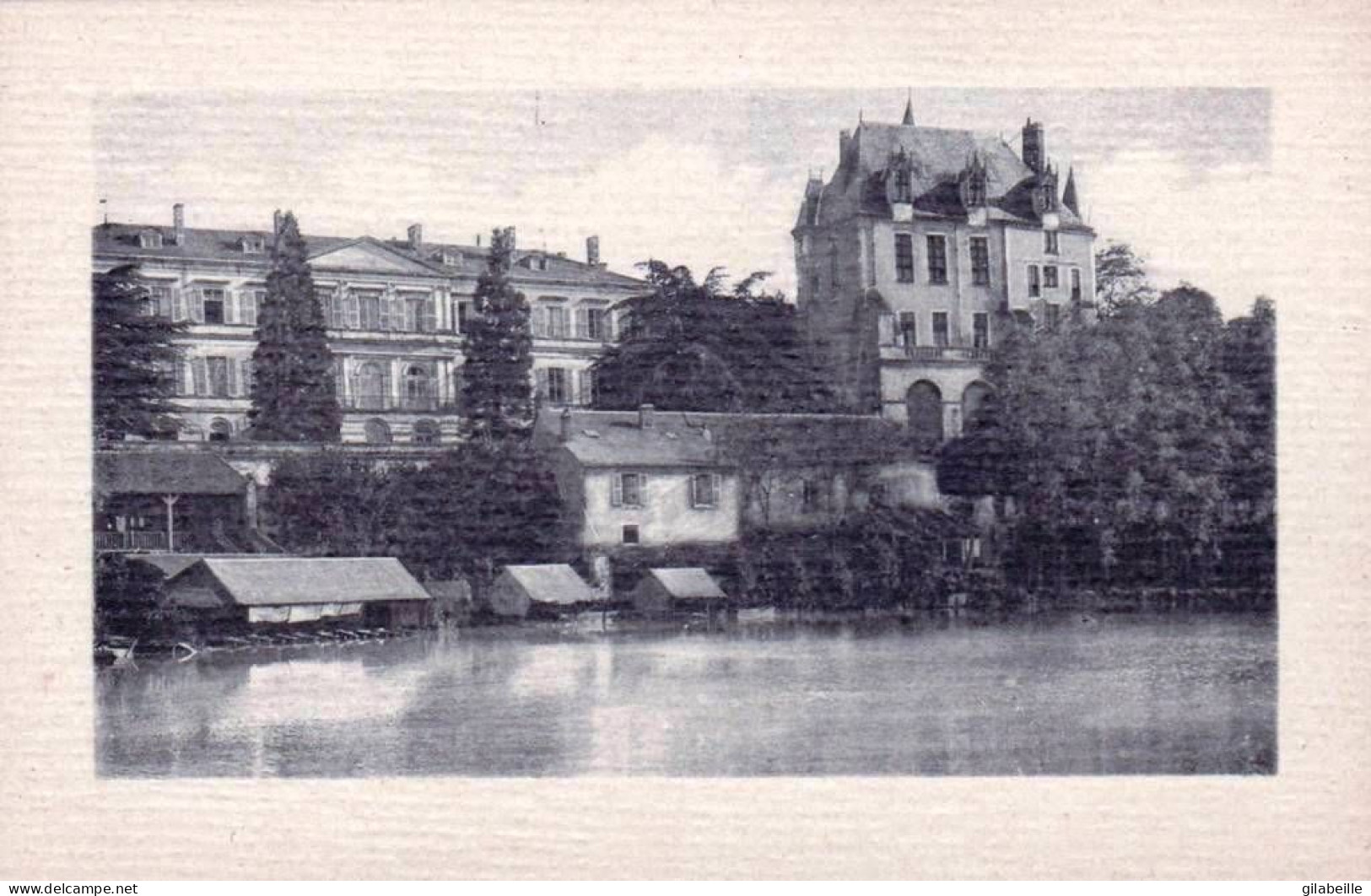 36 - Indre -  CHATEAUROUX -  Vue Sur L Indre Et Le Chateau Raoul - Chateauroux