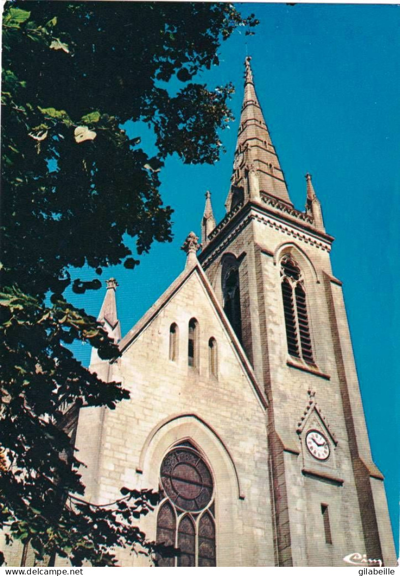 39 - Jura -   DOLE - Notre Dame De  Mont Roland - L église - Dole