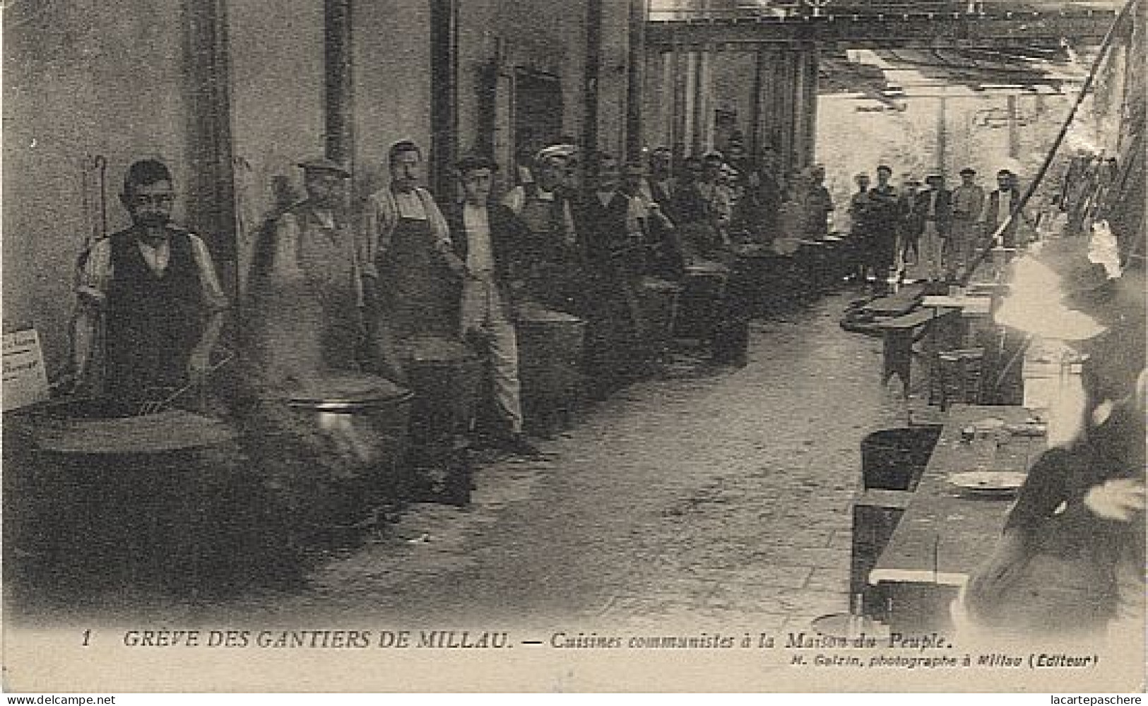 X124512 RARE AVEYRON MILLAU GREVE DES GANTIERS CUISINES COMMUNISTES A LA MAISON DU PEUPLE TANNAGE MEGISSERIE PRIX FIXE - Millau