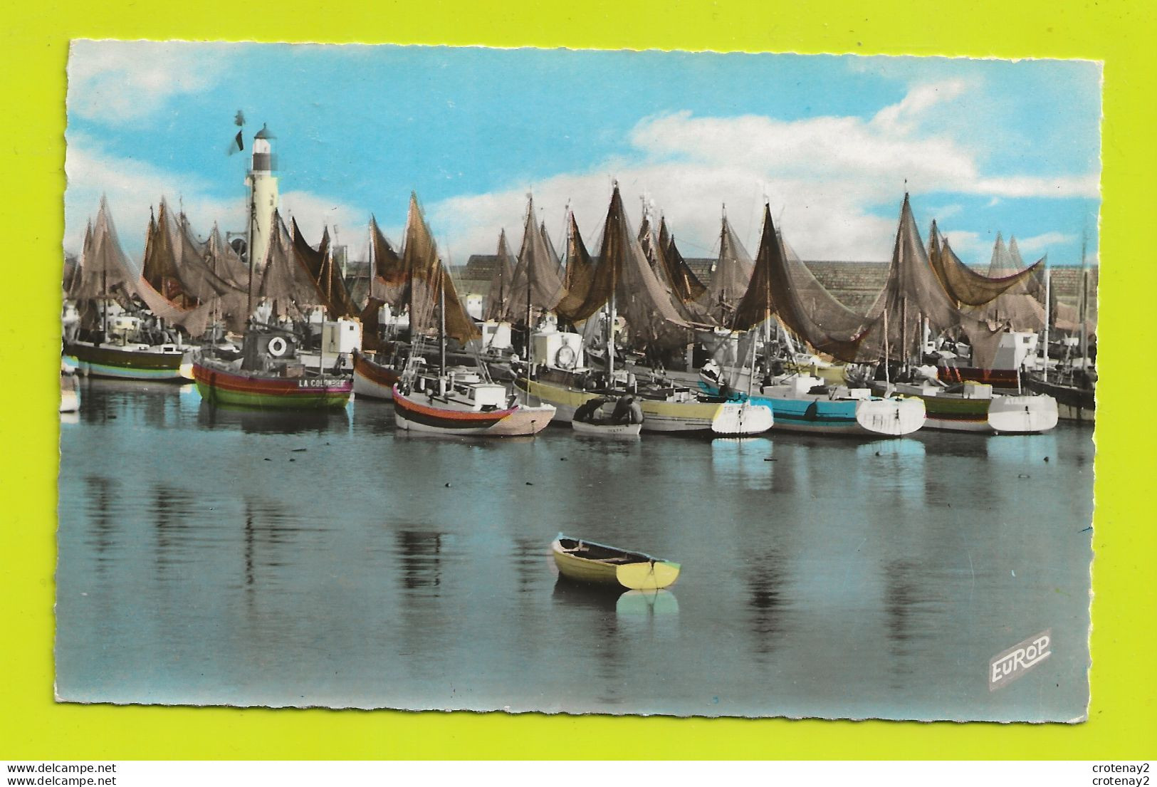 17 ILE D'OLERON N°709 Le Port De La Cottinière En 1962 Phare Beau Plan Flottille De Bateaux De Pêche - Ile D'Oléron