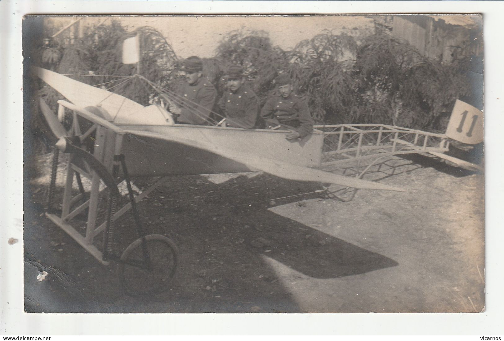 CARTE PHOTO D'un Monoplan Avec Des Militaires A Bord - ....-1914: Vorläufer