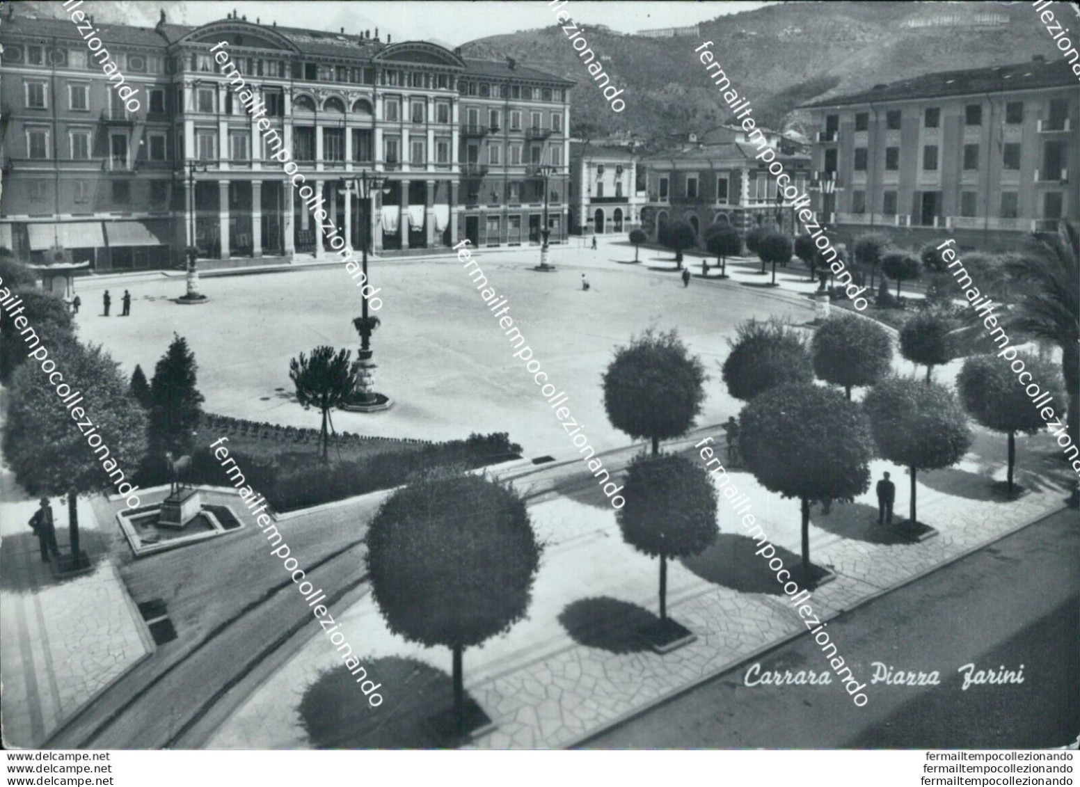 Bn670 Cartolina Carrara Citta' Piazza Farini Provincia Di Massa - Massa