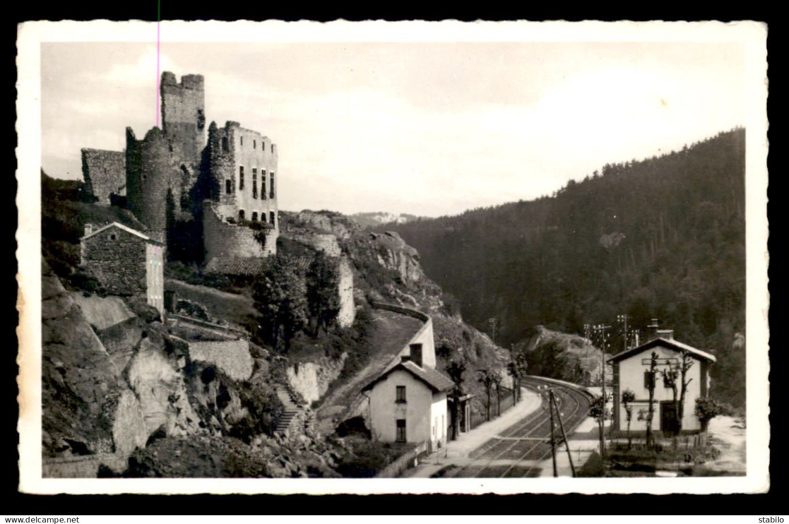 03 - JONCHERES - LES RUINES DE L'ANCIEN CHATEAU FEODAL ET LA GARE DE CHEMIN DE FER - Andere & Zonder Classificatie