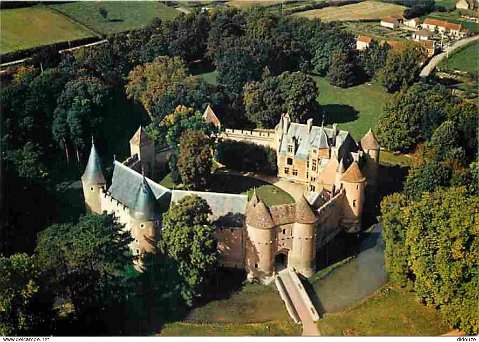 Chateaux - Château De Ainay Le Vieil - Vue Aérienne - Cher - Carte Neuve - CPM - Voir Scans Recto-Verso - Châteaux