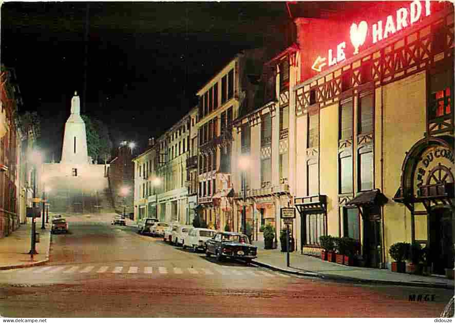 55 - Verdun - Le Monument De La Victoire - Vue De Nuit - Automobiles - Commerces - Coq Hardi - CPM - Voir Scans Recto-Ve - Verdun