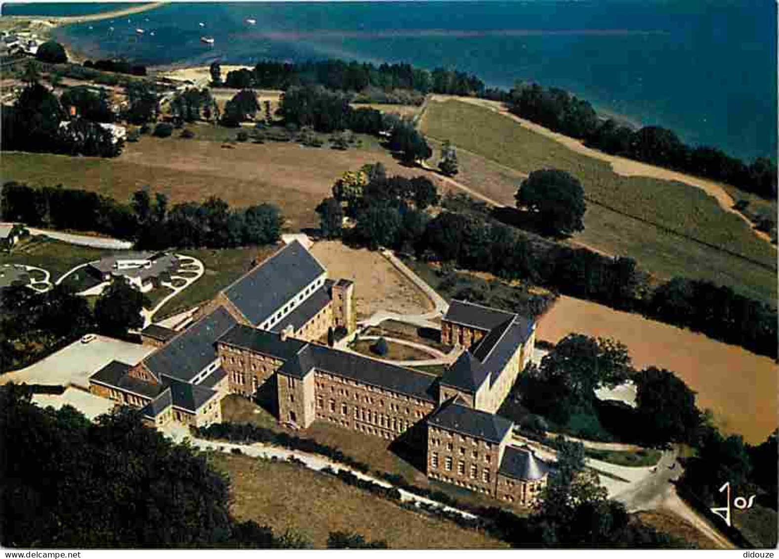 29 - Landevennec - Vue Aérienne De L'Abbaye Saint Guénolé - Voir Scans Recto Verso  - Landévennec