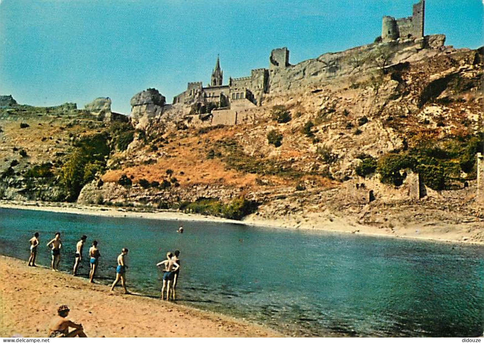 07 - Saint Martin D'Ardèche - Le Vieux Village D'Aiguèze Vu De La Plage De Saint-Martin - Scènes De Plage - CPM - Voir S - Sonstige & Ohne Zuordnung