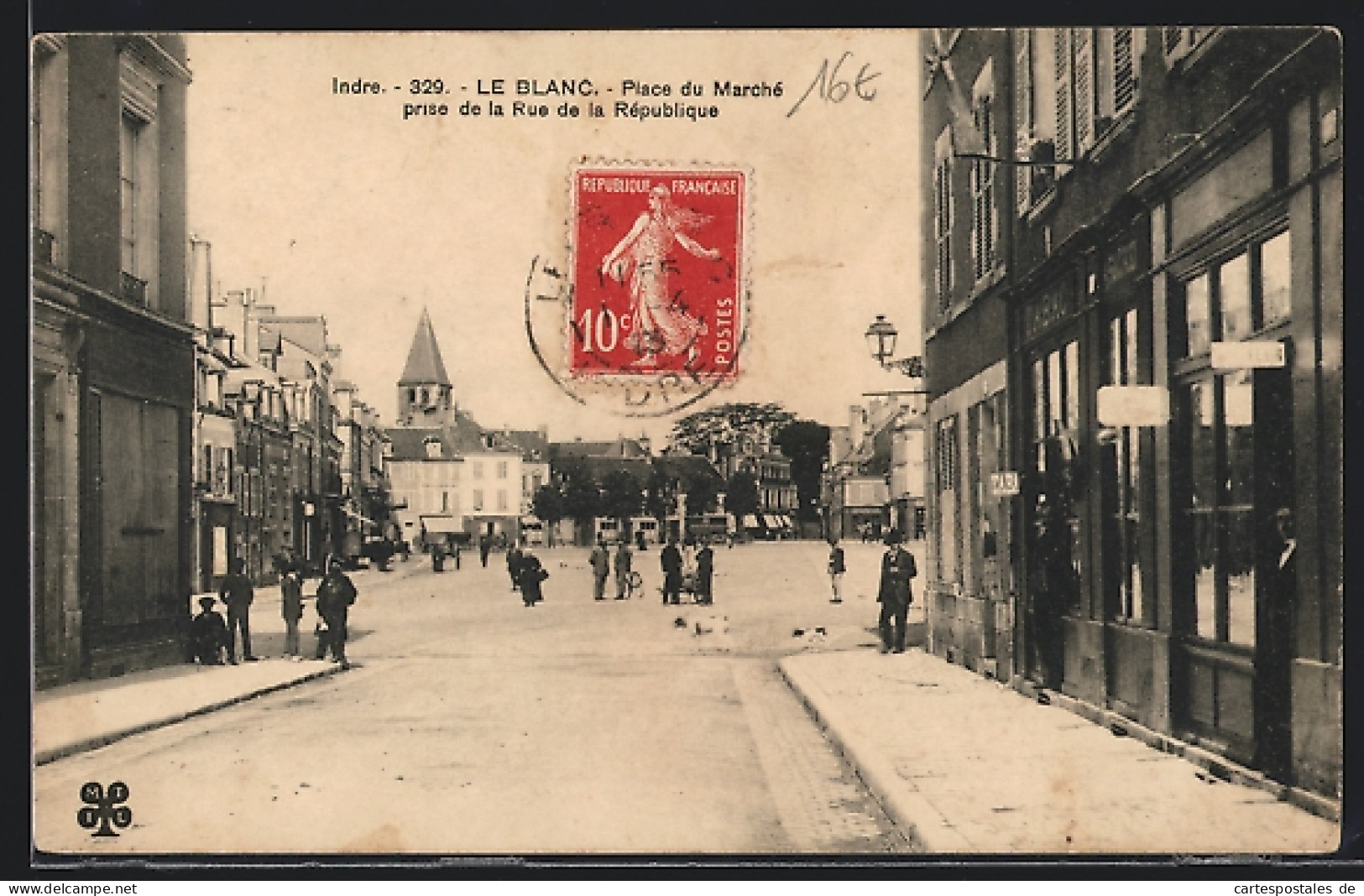 CPA Le Blanc, Place Du Marché Prise De La Rue De La République  - Le Blanc