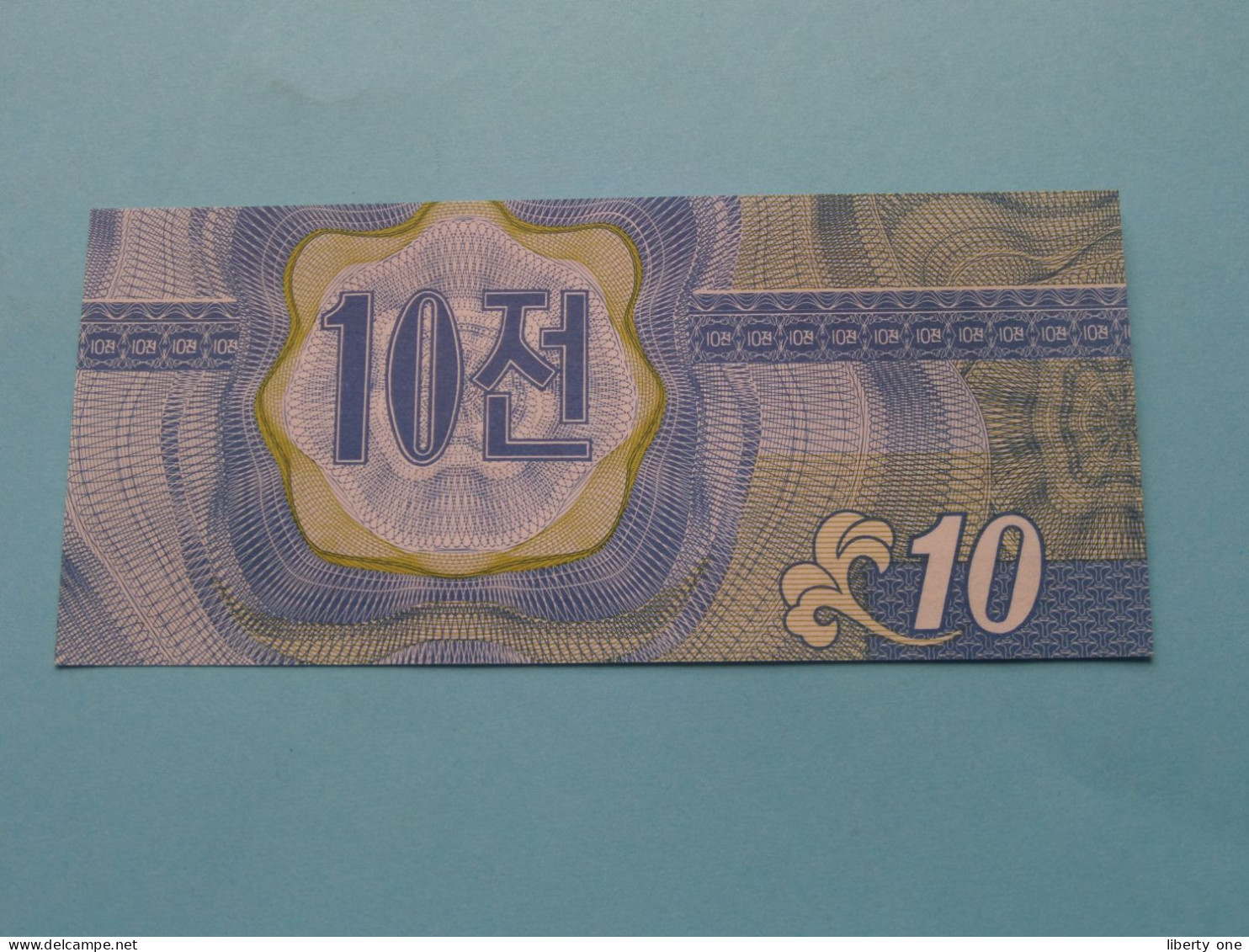 10 Chon - 1988 ( For Grade, Please See Photo ) UNC > North Korea ! - Corée Du Nord