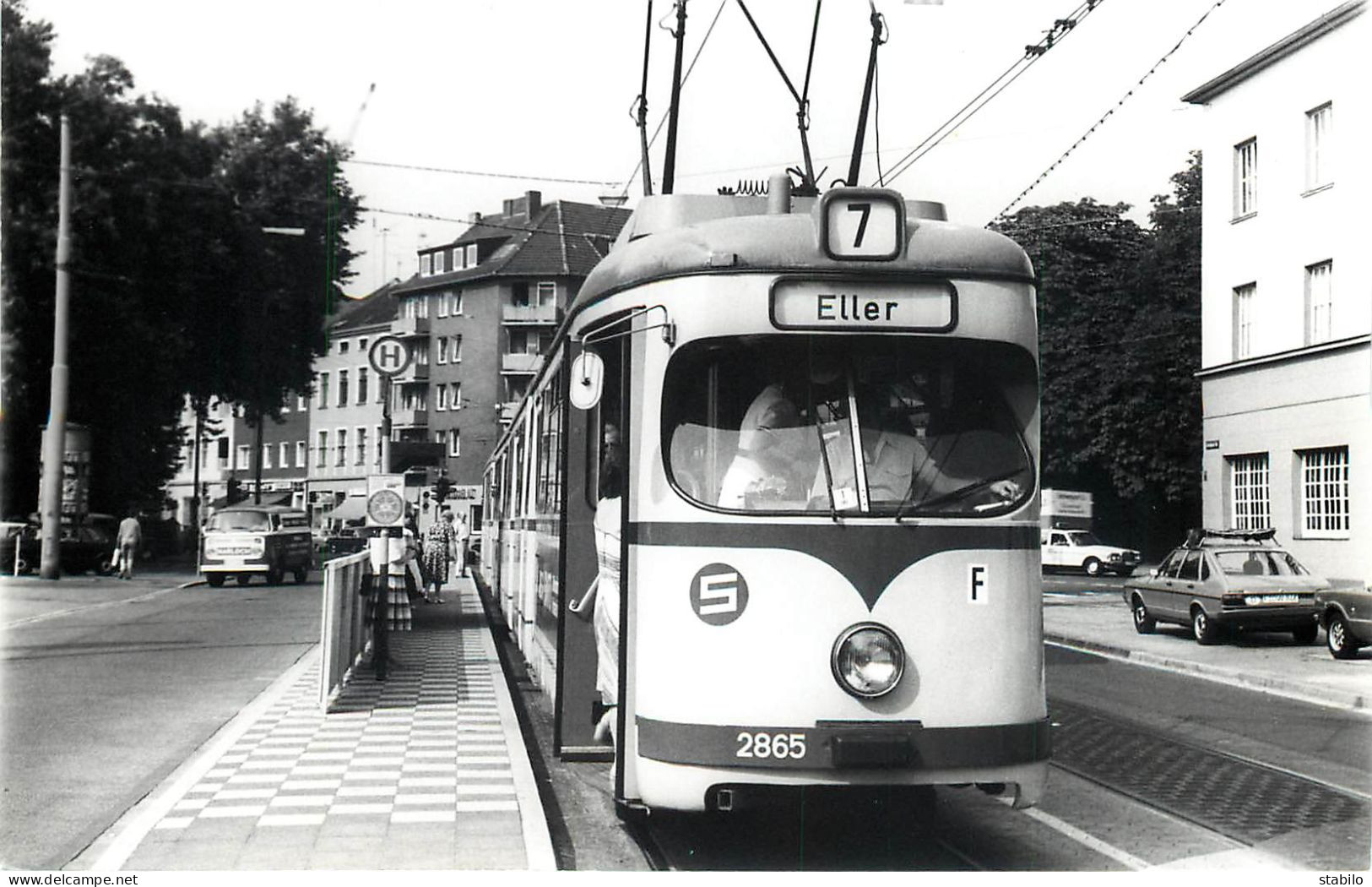 TRAMWAY - ALLEMAGNE - DUSSELDORF - Treinen