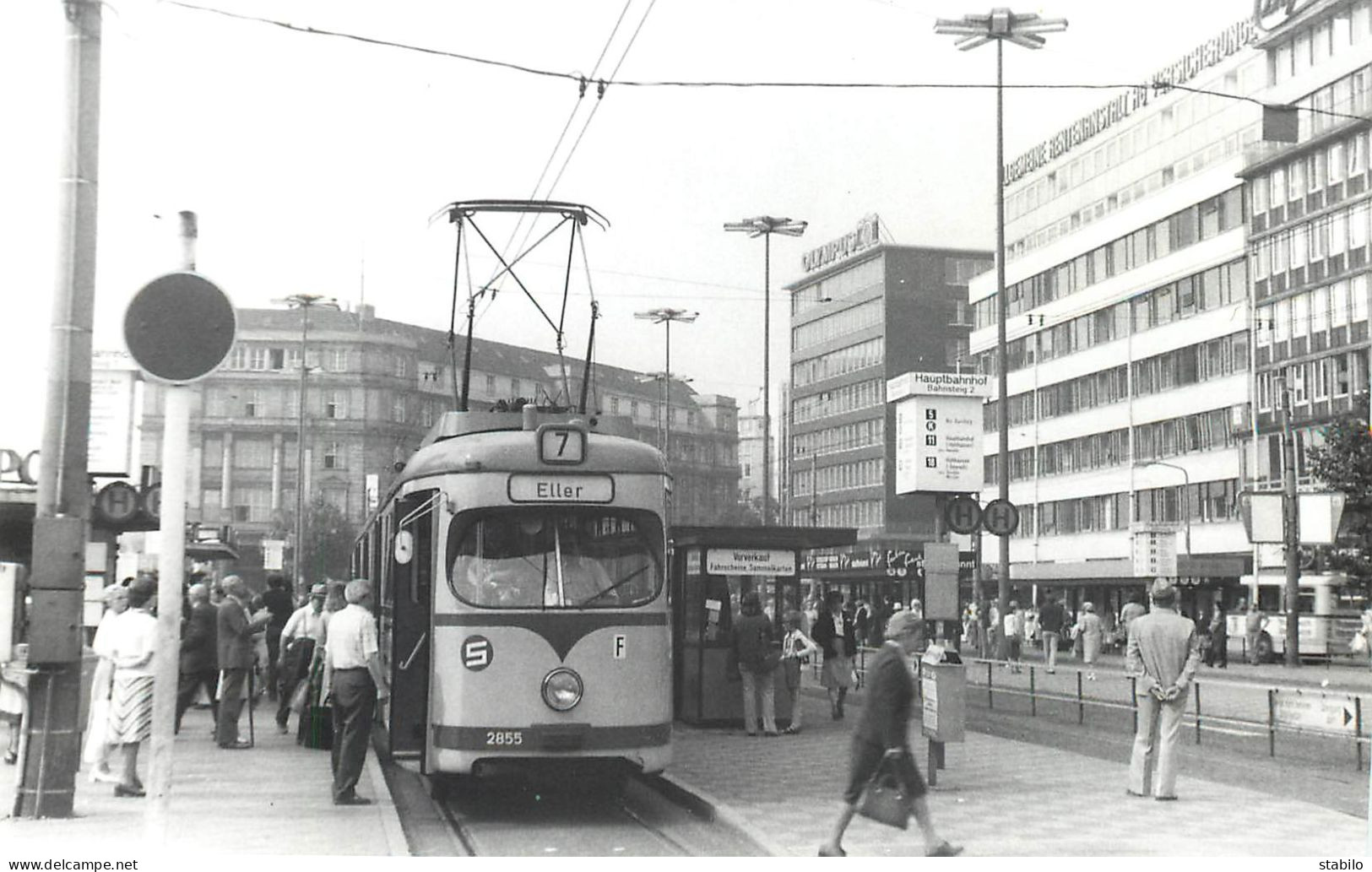 TRAMWAY - ALLEMAGNE - DUSSELDORF - Treinen