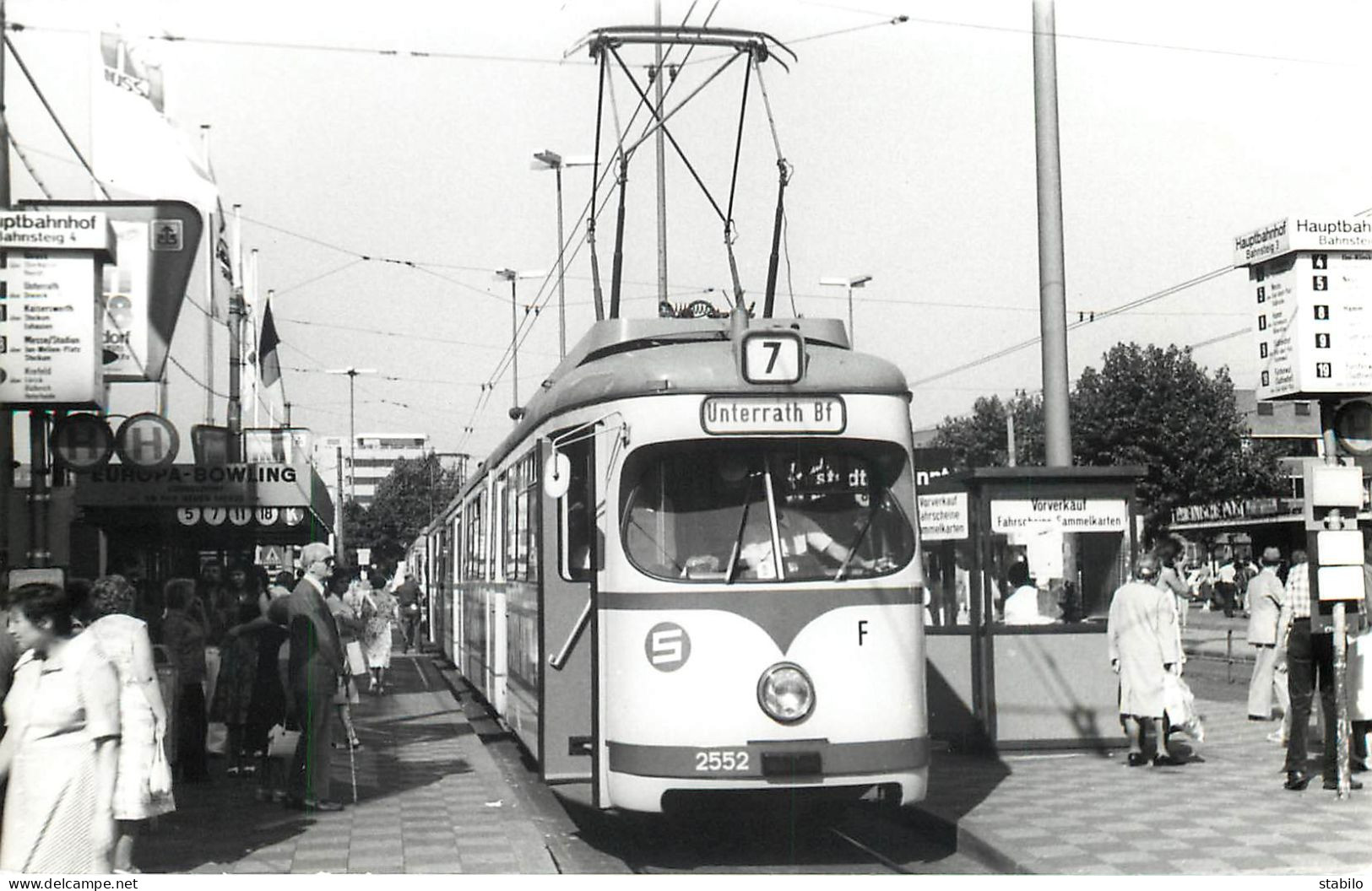 TRAMWAY - ALLEMAGNE - DUSSELDORF - Treinen