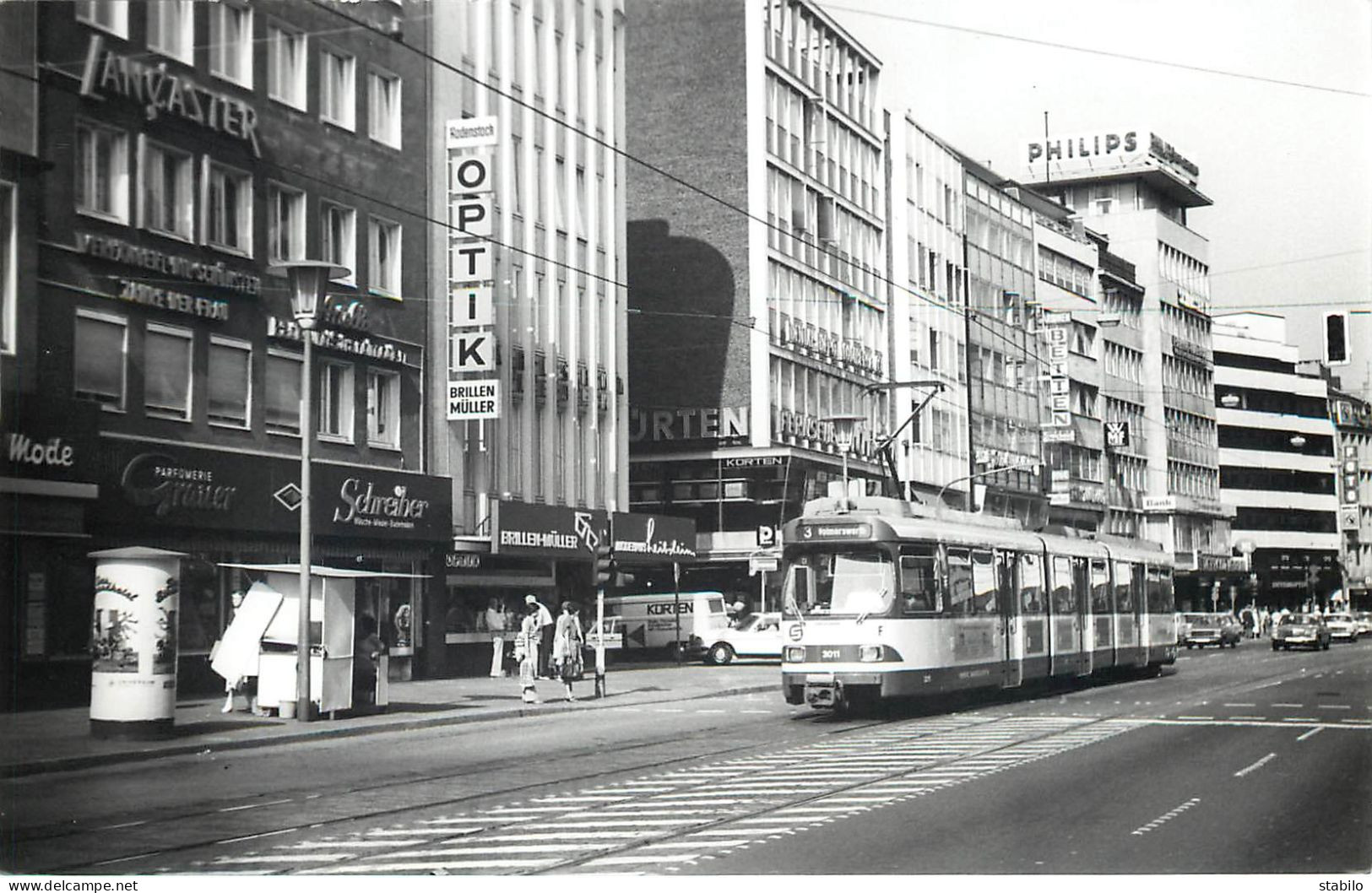 TRAMWAY - ALLEMAGNE - DUSSELDORF - Trains