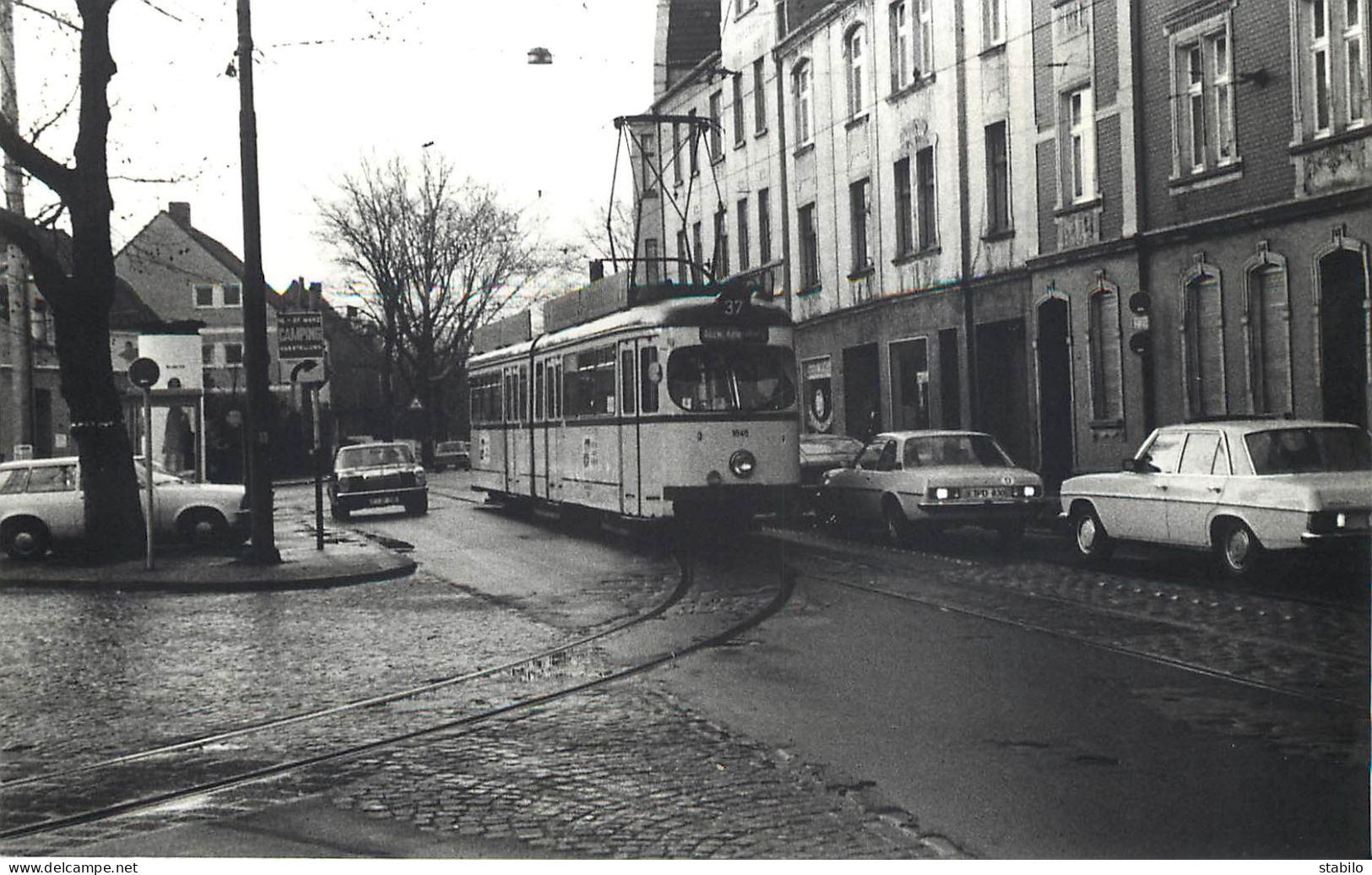 TRAMWAY - ALLEMAGNE - ESSEN - Trains