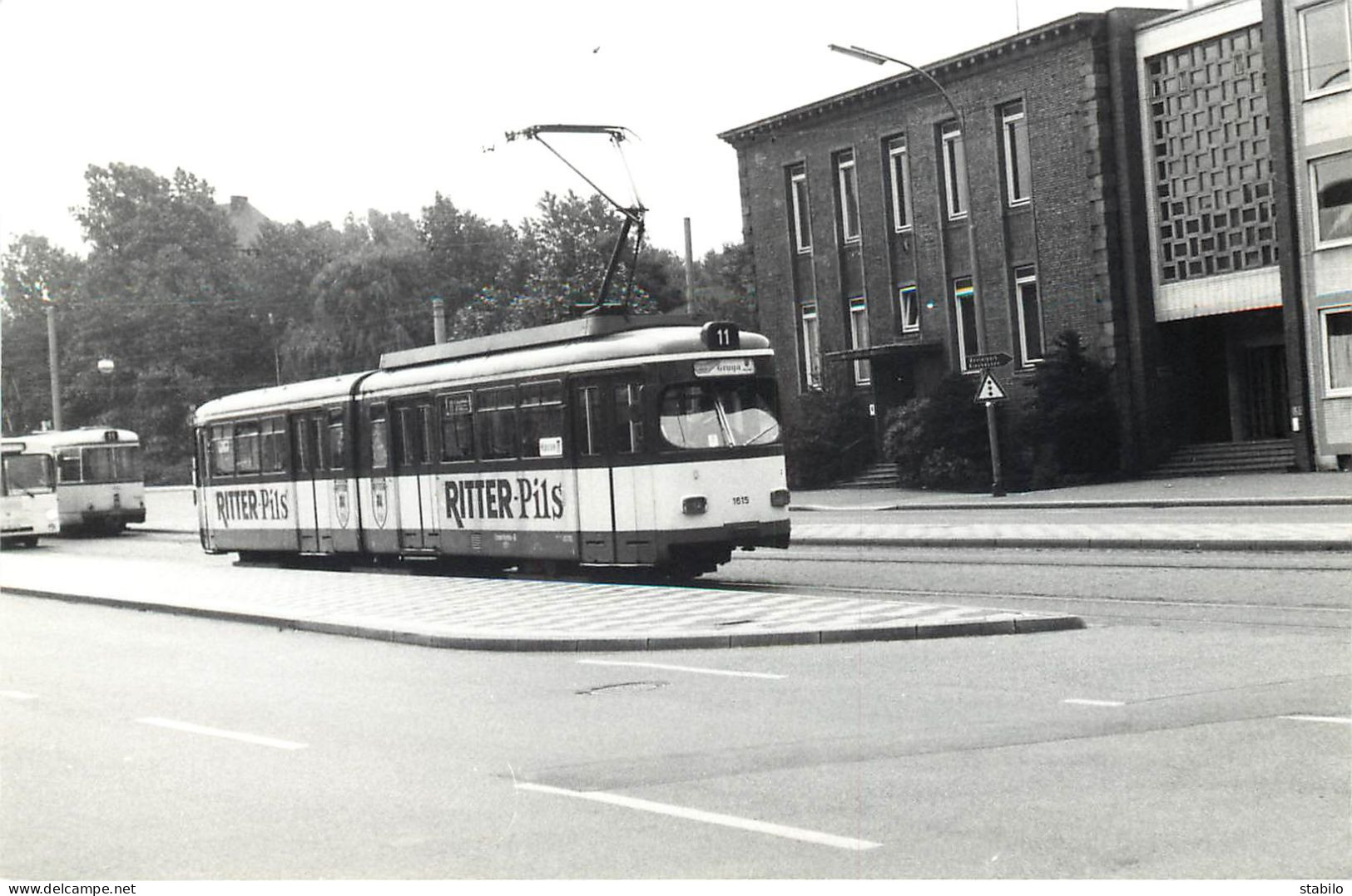 TRAMWAY - ALLEMAGNE - ESSEN - Trains