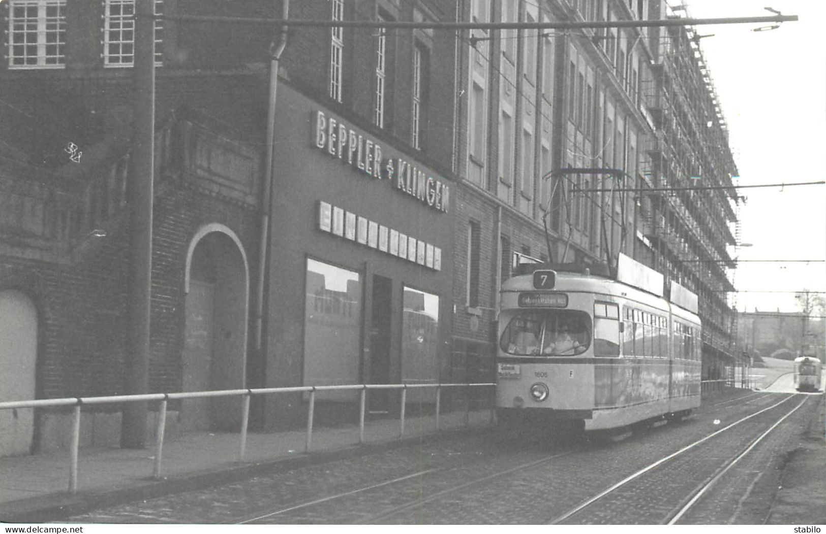 TRAMWAY - ALLEMAGNE - ESSEN - Trains