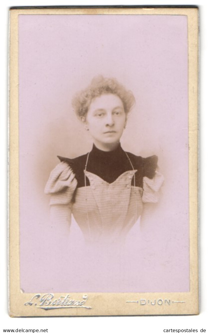 Photo L. Bertrand, Dijon, Junge Dame Im Modischen Kleid  - Anonyme Personen