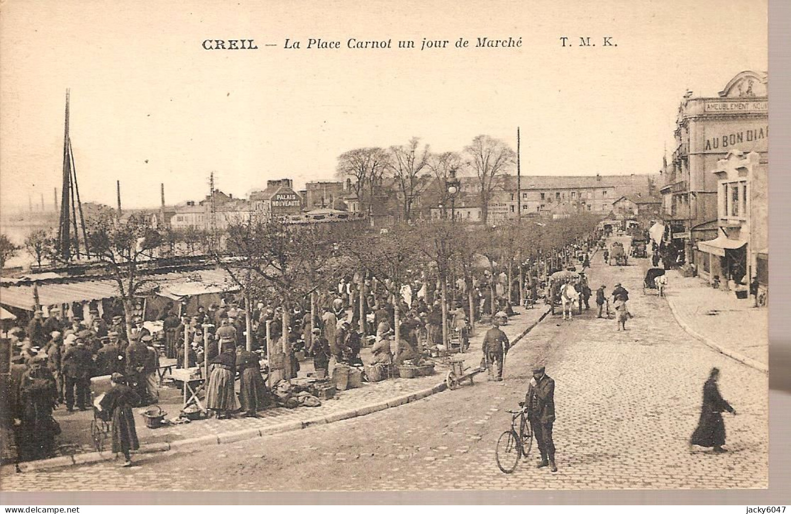 60 - Creil (oise) - La Place Carnot Un Jour De Marchè - Creil