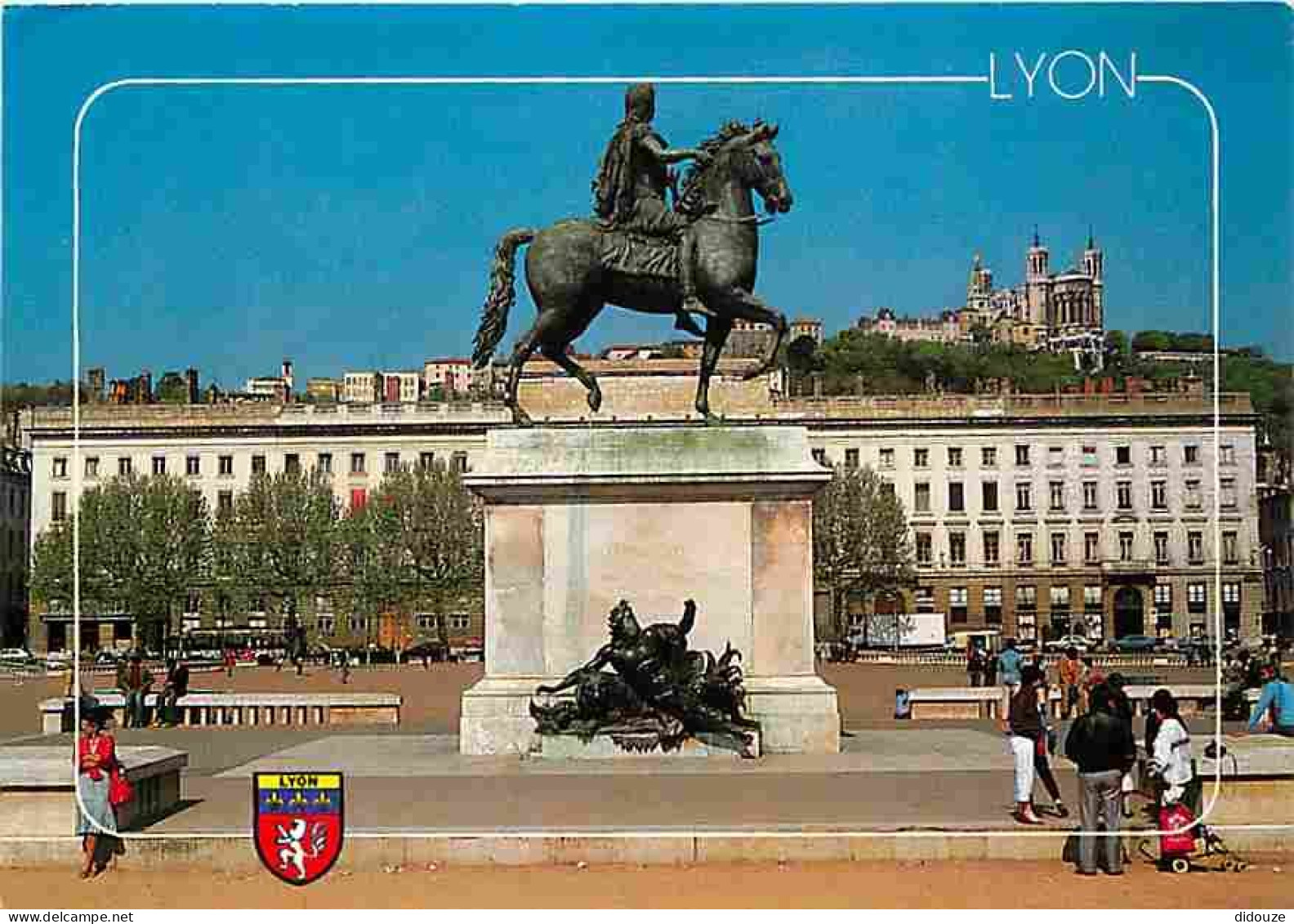 69 - Lyon - Place Bellecour - Statue équestre De Louis XIV - Notre Dame De Fourvière - Blasons - CPM - Voir Scans Recto- - Other & Unclassified