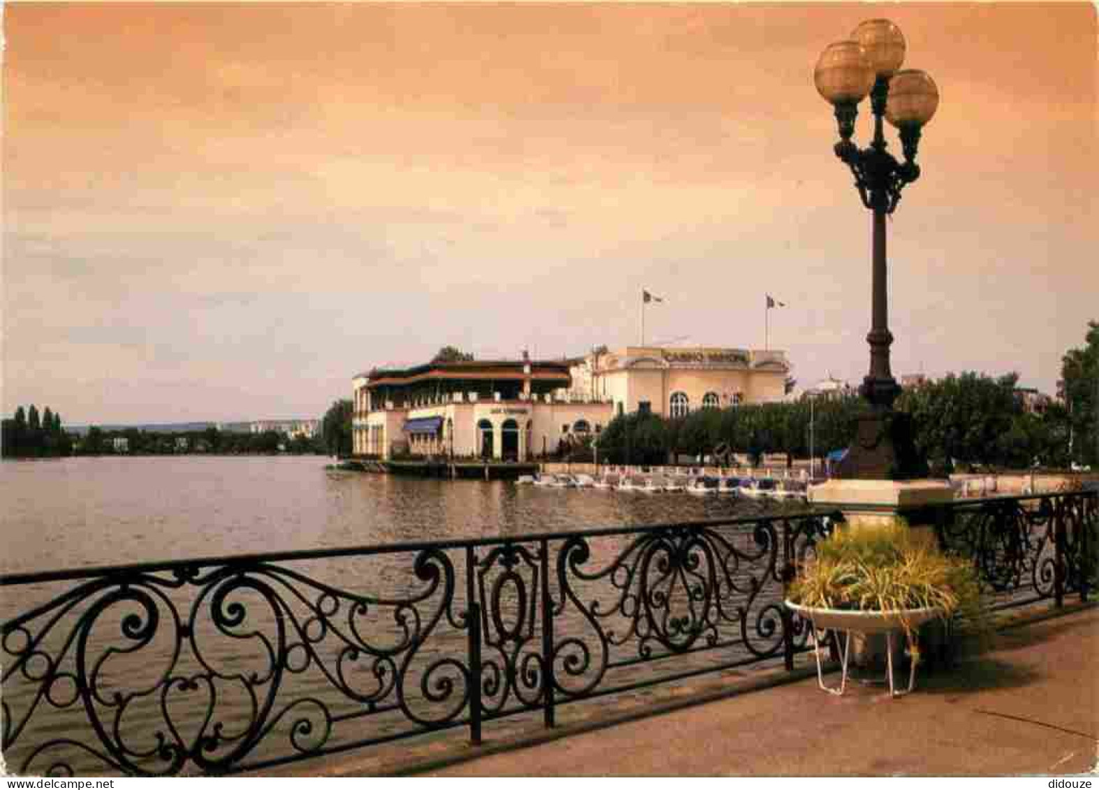 95 - Enghien Les Bains - Le Lac Et Le Casino - CPM - Voir Scans Recto-Verso - Enghien Les Bains