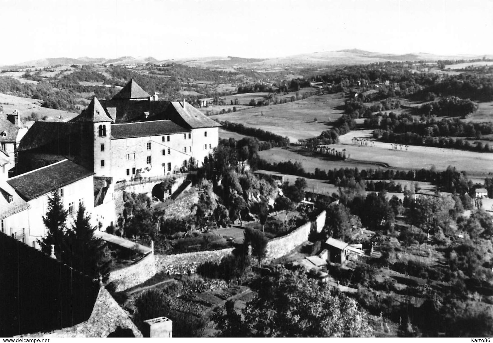 Mur De Barrez * Monastère De Sainte Claire * 3 CP * Vue Prise De La Campagne , Vue Générale Et La Chapelle - Autres & Non Classés