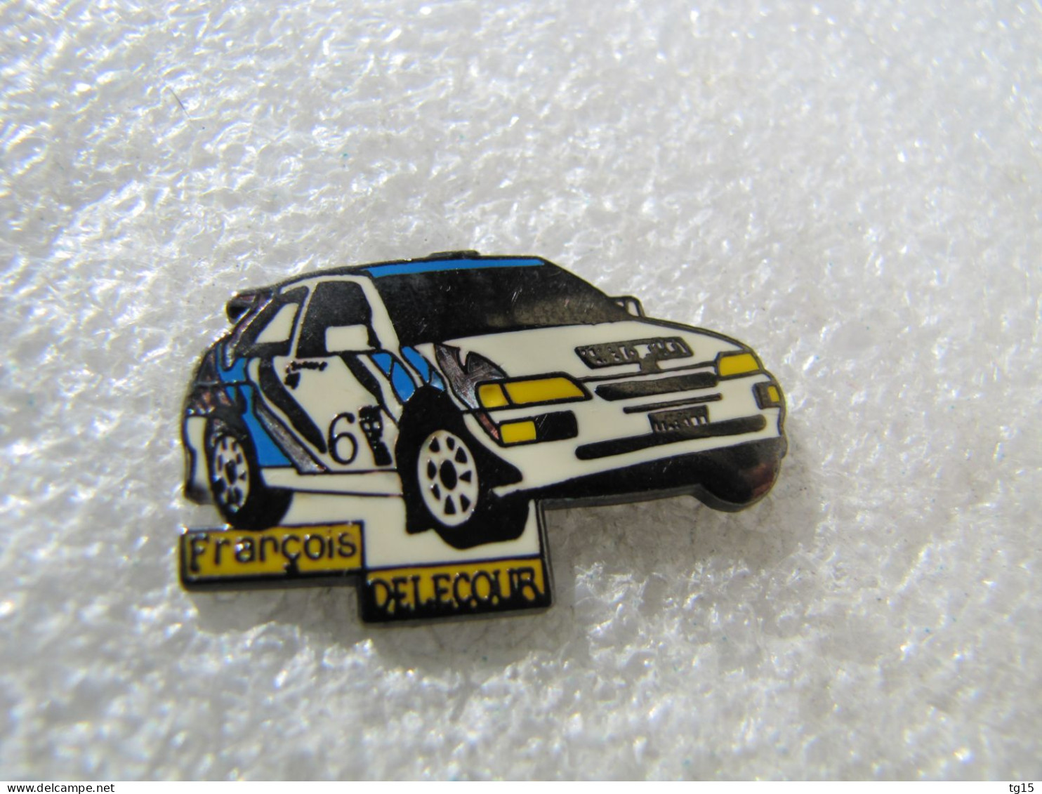 RARE  PIN'S     FORD   ESCORT  COSWORTH   FRANCOIS DELECOUR  RALLYE    Email  De Synthèse - Ford