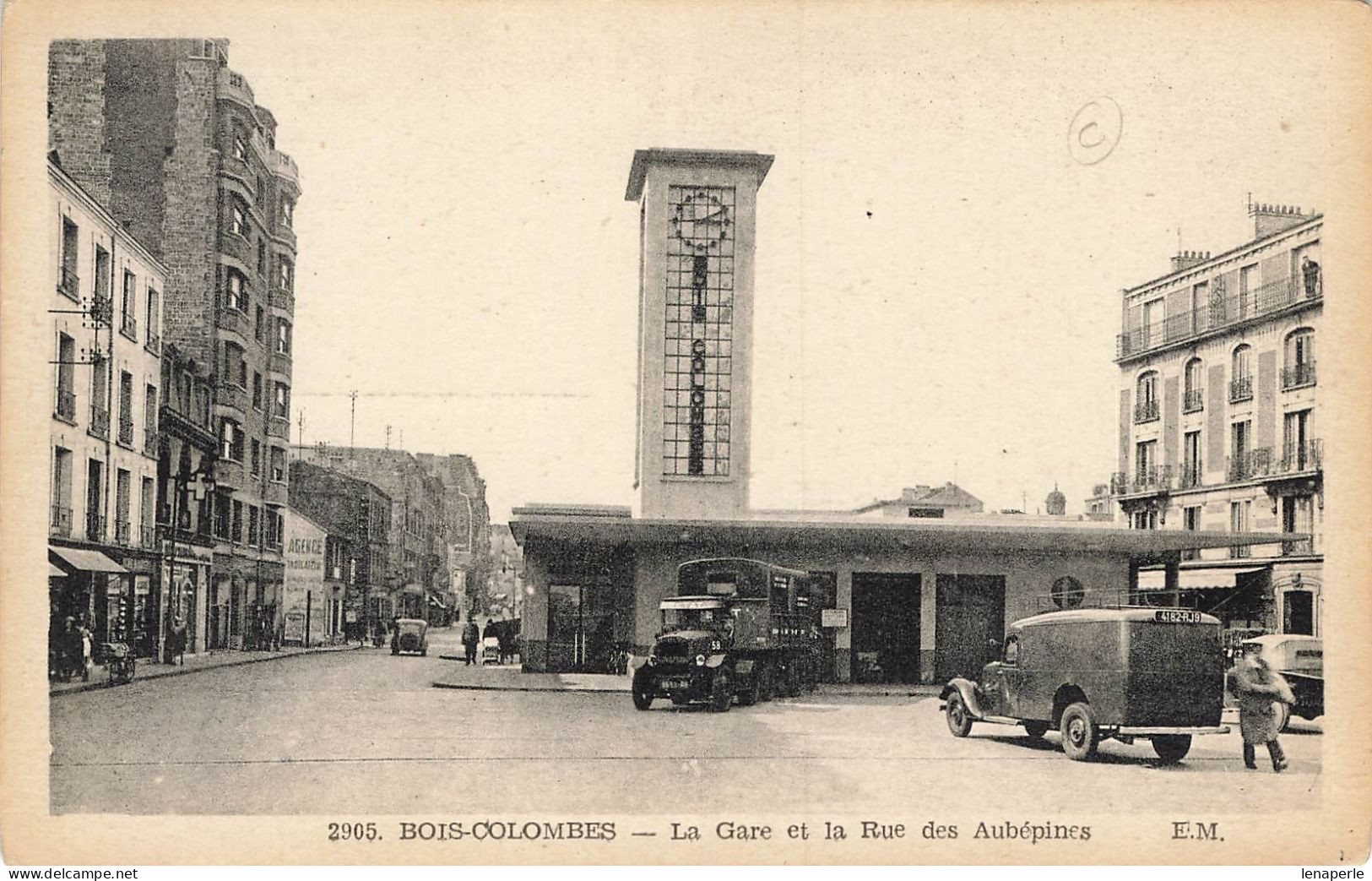 D9944 Bois Colombes La Gare Et La Rue Des Aubépines - Autres & Non Classés