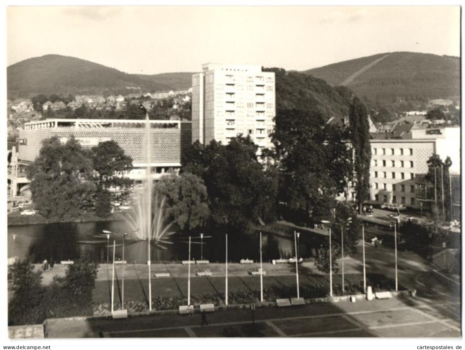 13 Fotografien Ansicht Suhl, Modell Der Stadt, Walter Ulbricht, Centrum Einkaufcenter, Schiessplatz, Skisprungschanze   - Krieg, Militär