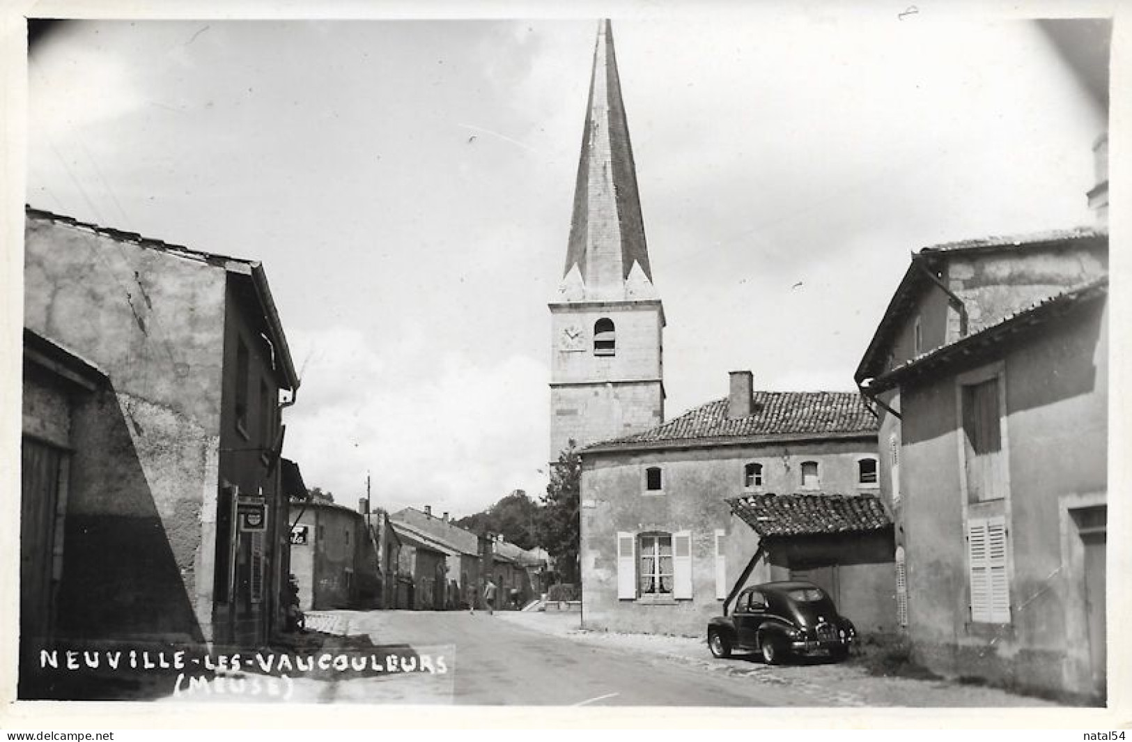 55 - Neuville-les-Vaucouleurs : Rue De L'Eglise - Voiture Ancienne - CPM Neuve - Other & Unclassified