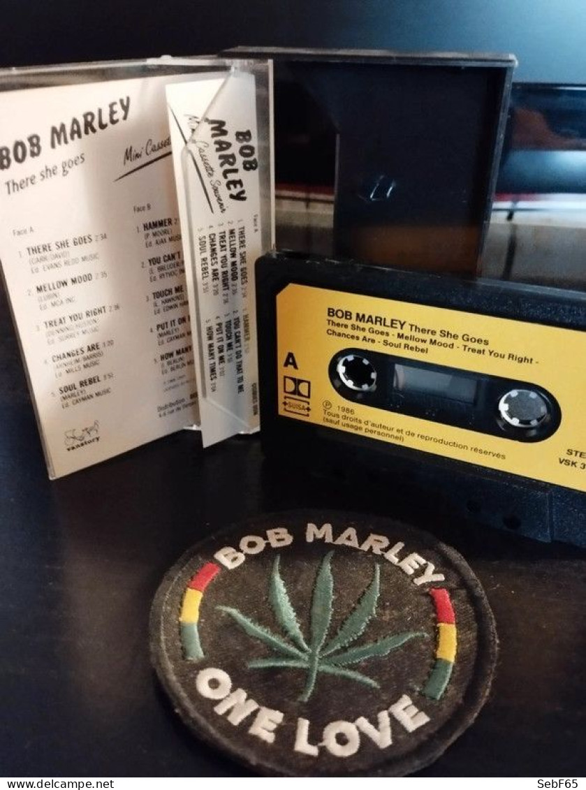 Cassette Audio Bob Marley - There She Goes + Écusson Thermocollant One Love (neuf) - Audiokassetten