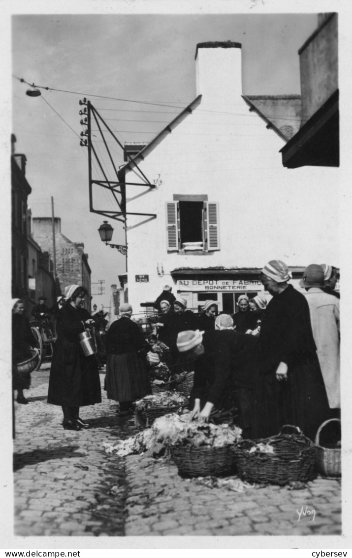 DOUARNENEZ - Le Marché - Bonneterie - Carte Glacée - Douarnenez