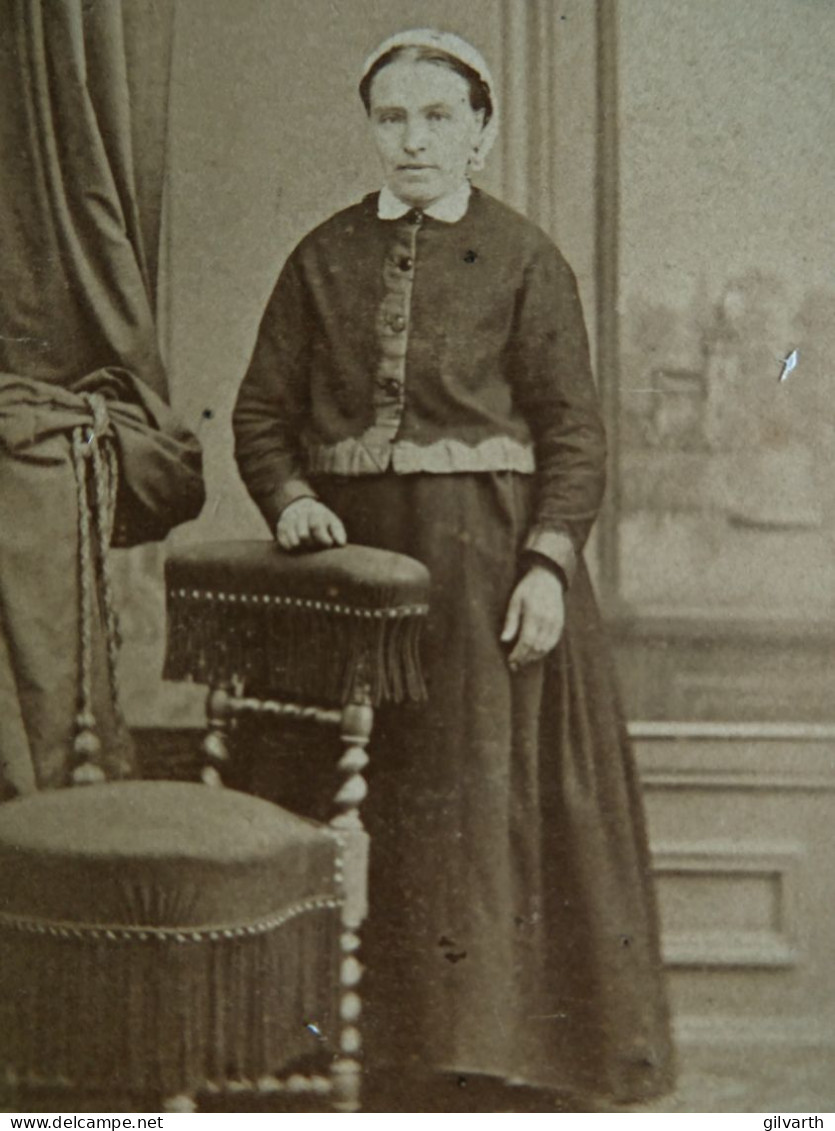 Photo CDV Viron  Lourdes  Jeune Femme (Hélène Camus épouse Michaely 1ère Femme)  Coiffe  CA 1870-75 - L436 - Alte (vor 1900)