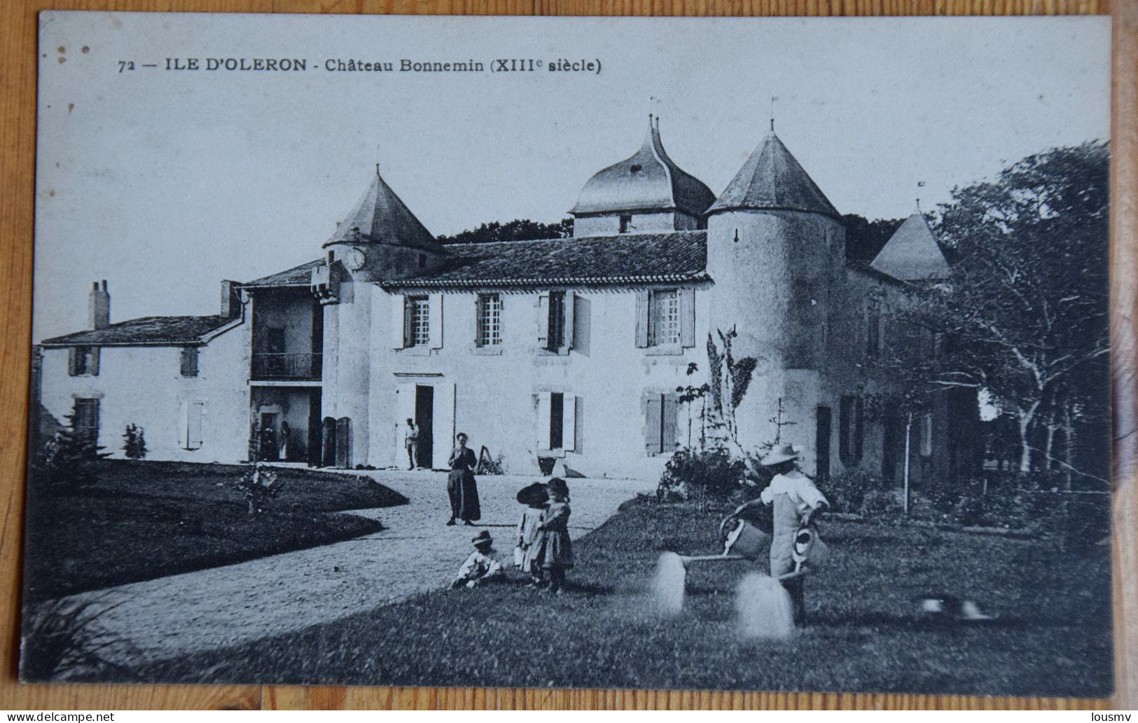 17 : Ile D'Oléron - Château Bonnemin - XIIIe Siècle - Animée - Jardinier  - (n°29126) - Ile D'Oléron