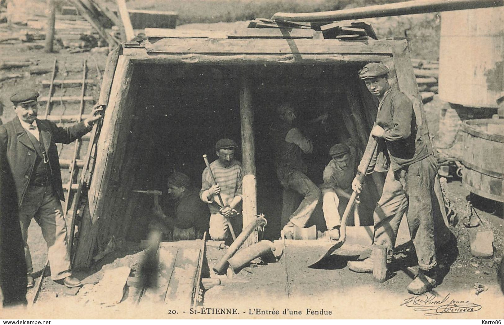 St étienne * L'entrée D'une Fendue * Thème Mine Mines Mineurs - Saint Etienne