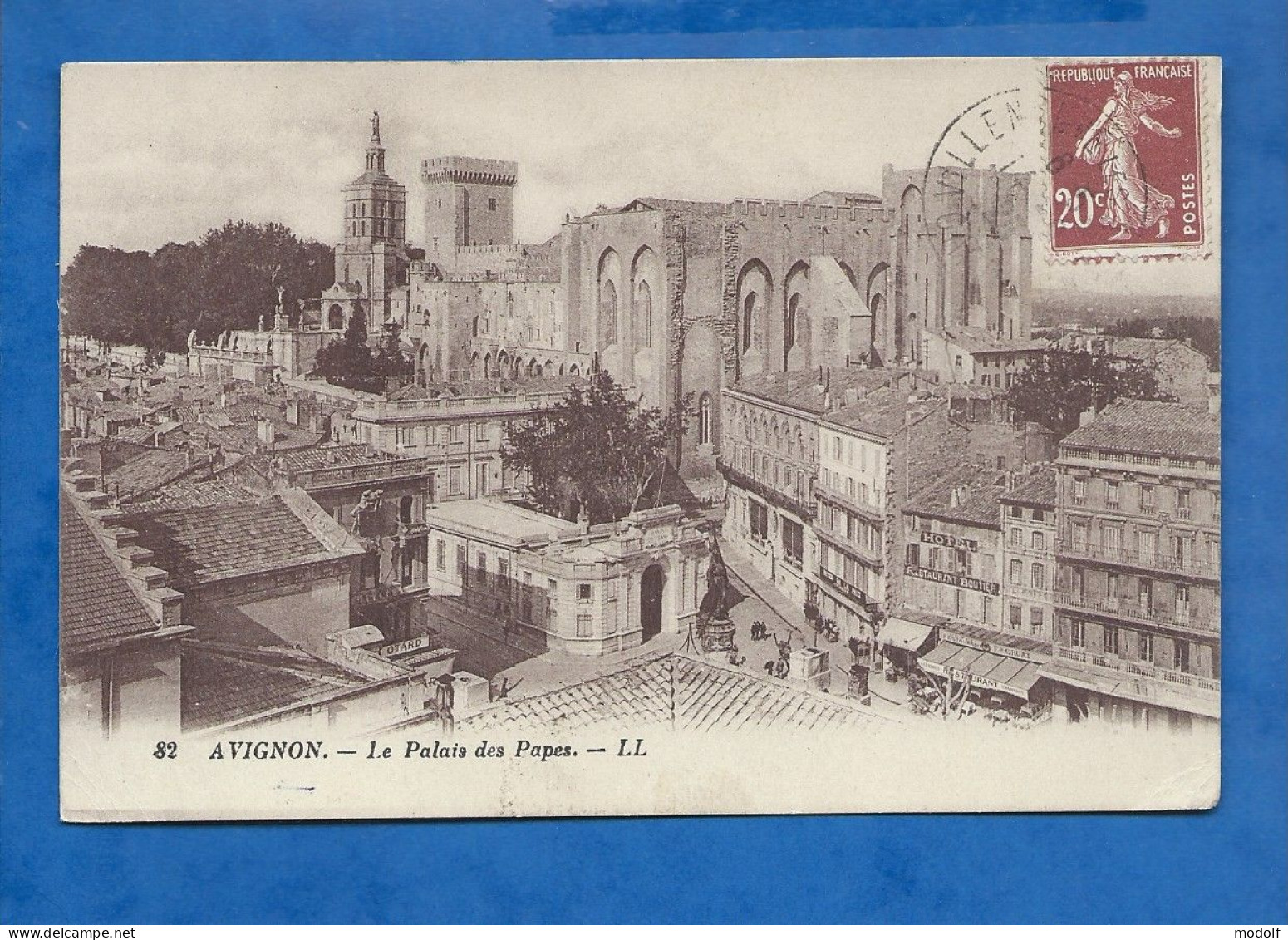 CPA - 84 - Avignon - Le Palais Des Papes - Circulée En 1925 - Avignon (Palais & Pont)